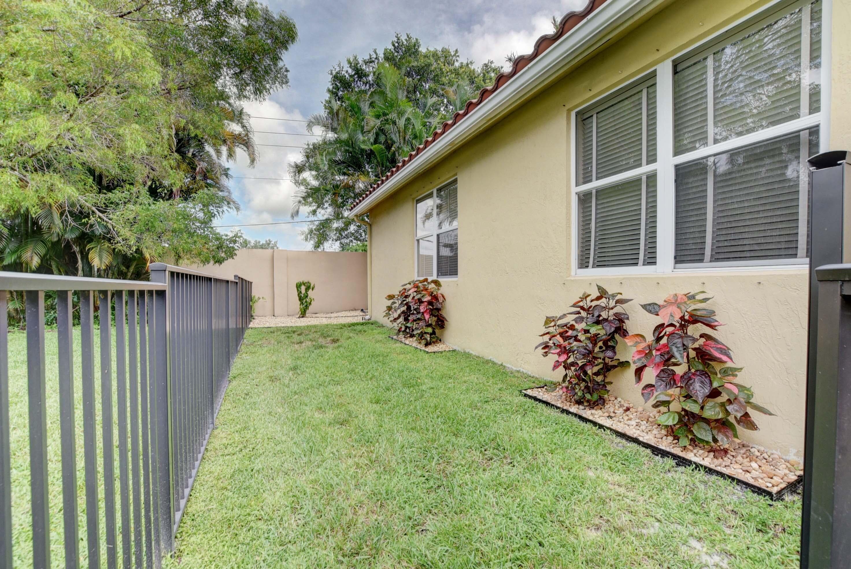 10075 Umberland Place, Boca Raton, FL 33428 — photo 32 of 44