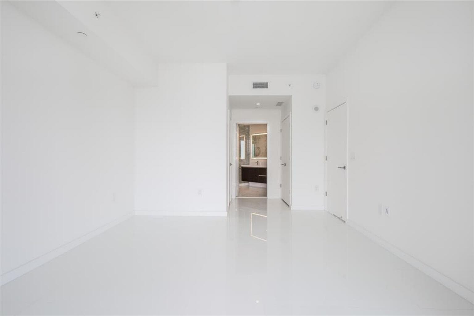 851 NE 1st Avenue 1510, Miami, FL 33130 — photo 7 of 44