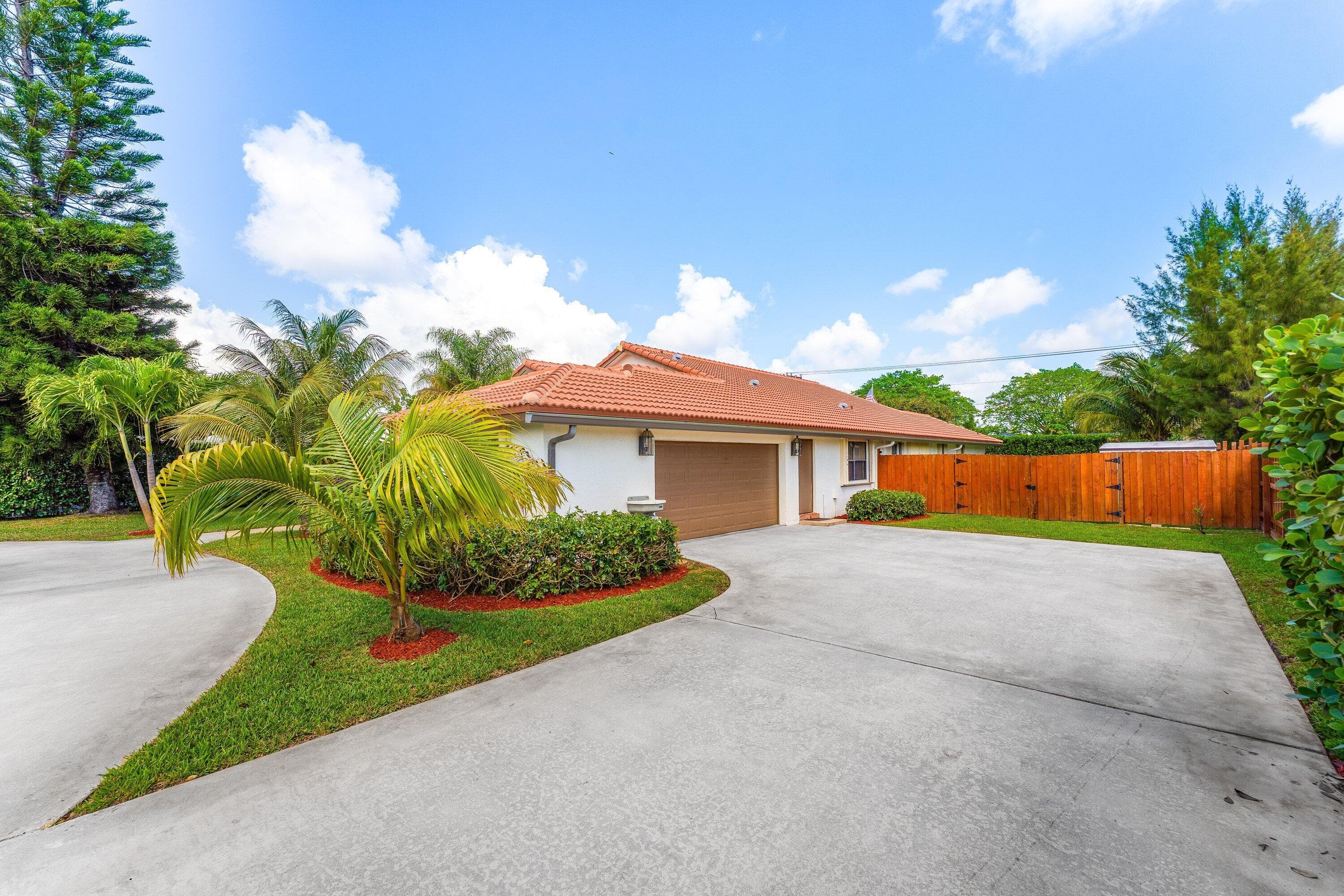 3897 Sherwood Boulevard, Delray Beach, FL 33445 — photo 4 of 41