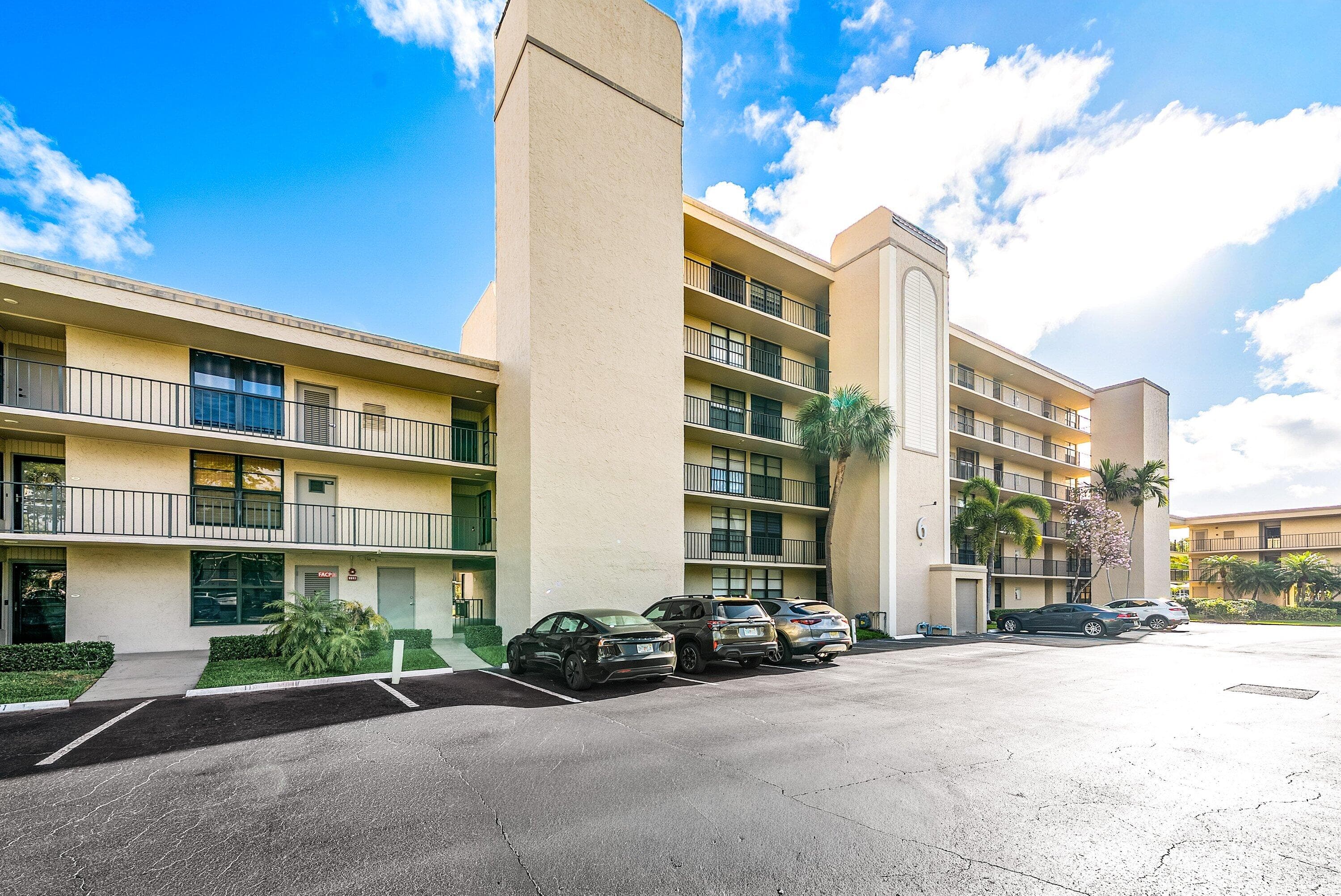 6 Royal Palm Way 605, Boca Raton, FL 33432 — photo 4 of 50