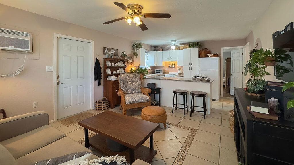 902 NE 34th Street, Oakland Park, FL 33334 — photo 3 of 64