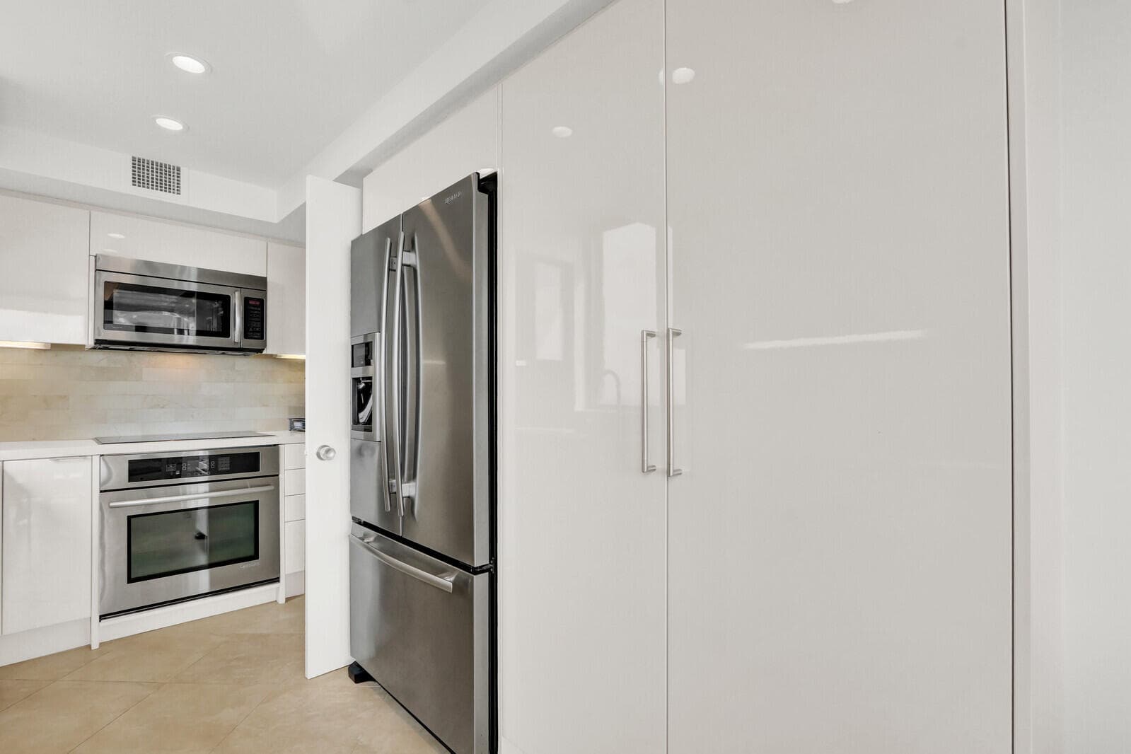 5380 N Ocean Drive 18a, Singer Island, FL 33404 — photo 9 of 46