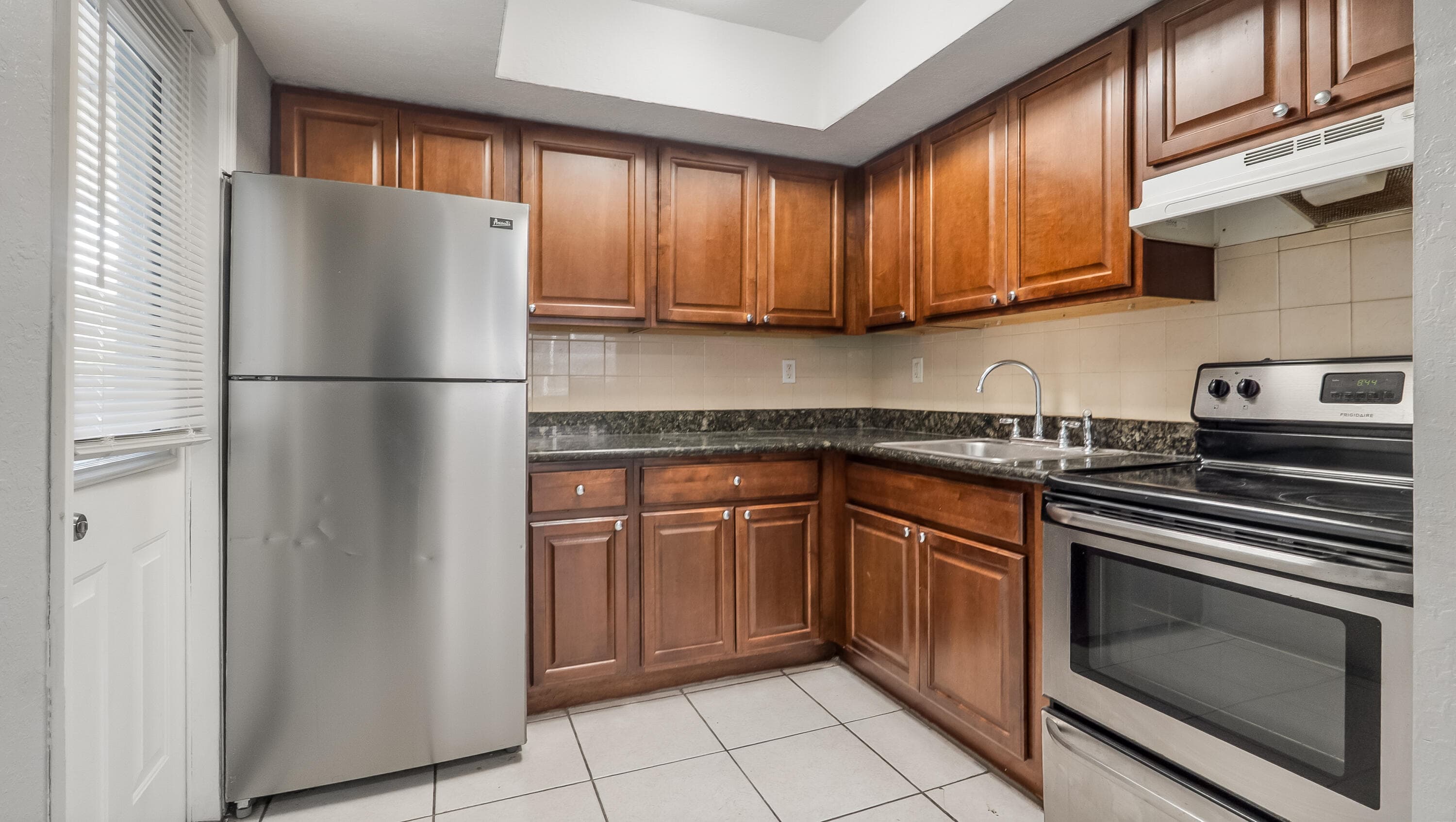 626 SW 14th Avenue 111, Fort Lauderdale, FL 33312 — photo 5 of 13