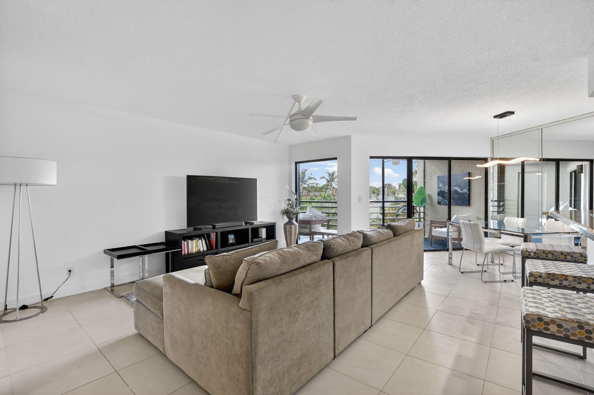 5851 Camino Del Sol 402, Boca Raton, FL 33433 — photo 4 of 38