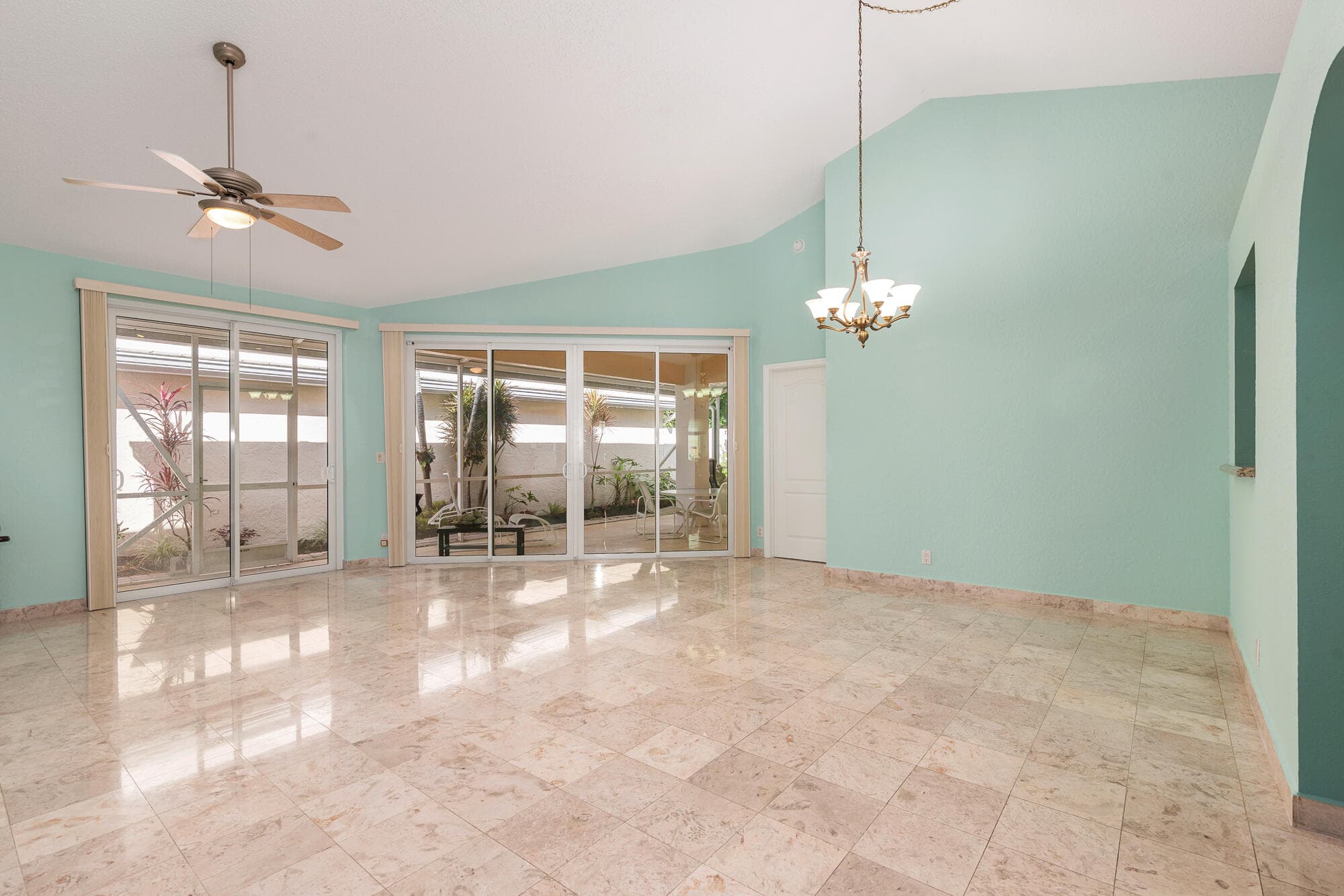 9213 Heathridge Drive, West Palm Beach, FL 33411 — photo 6 of 57