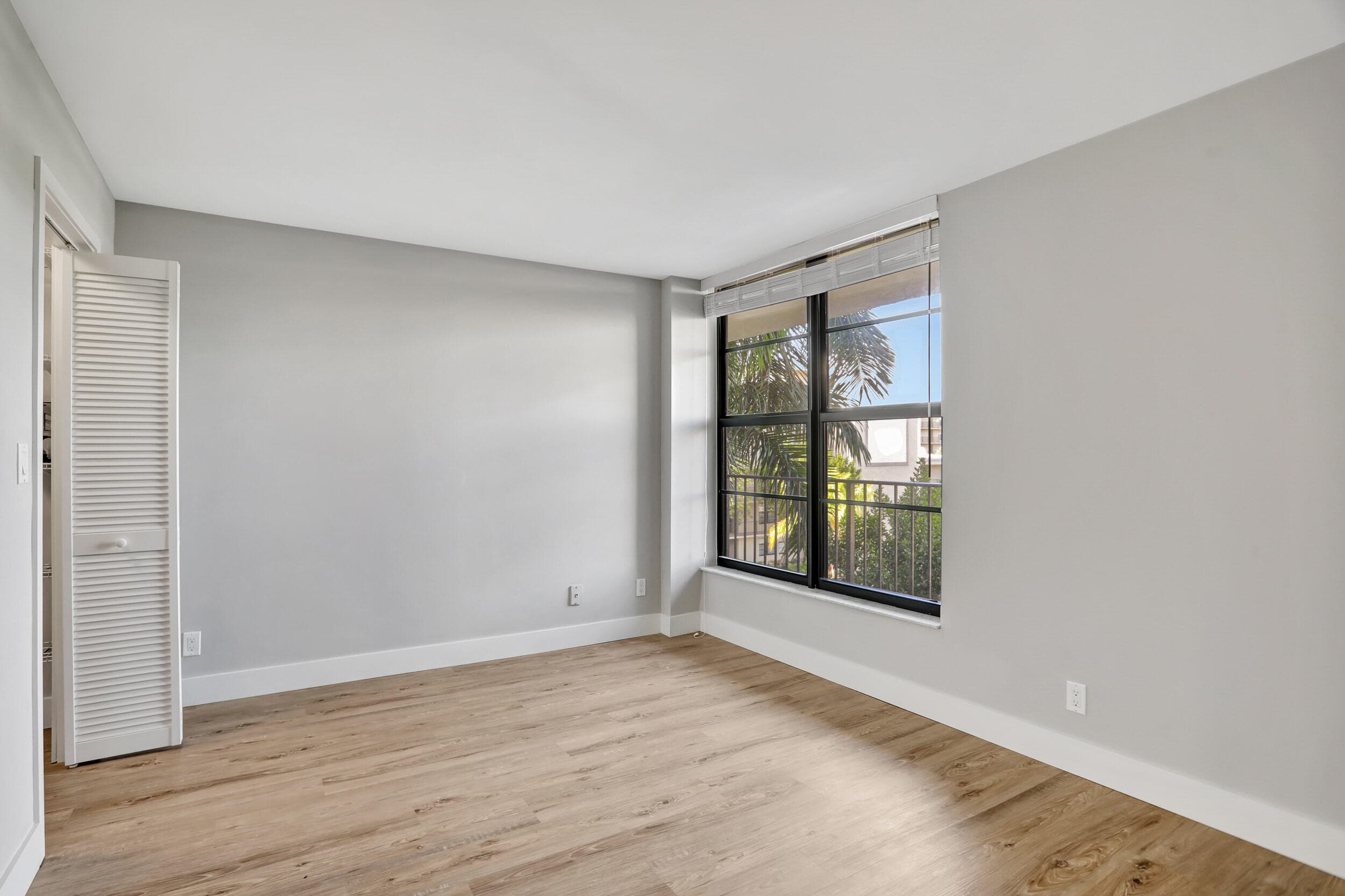 7 Royal Palm Way 404, Boca Raton, FL 33432 — photo 14 of 21