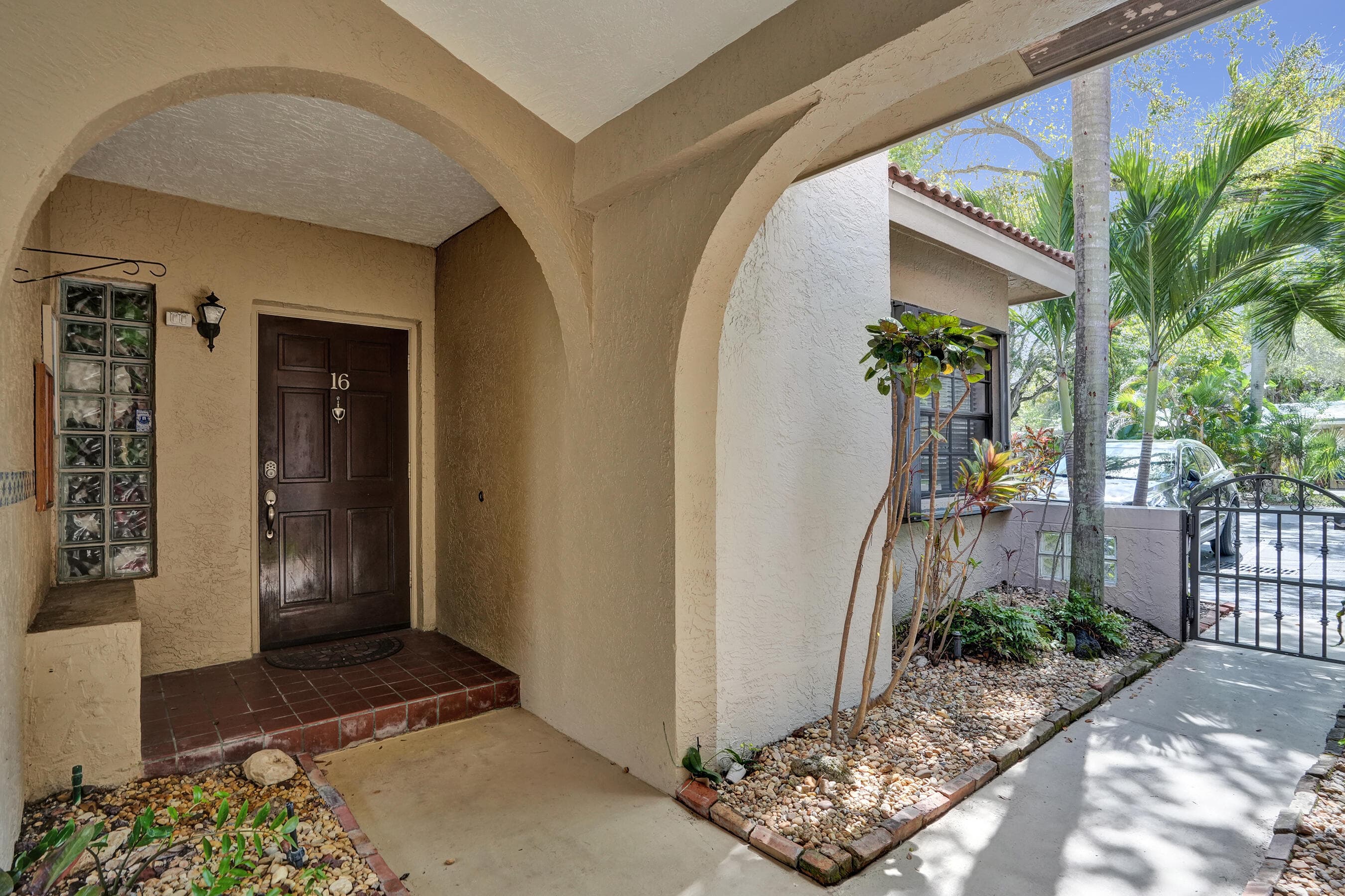 905 SE 12th Court 16, Fort Lauderdale, FL 33316 — photo 3 of 42