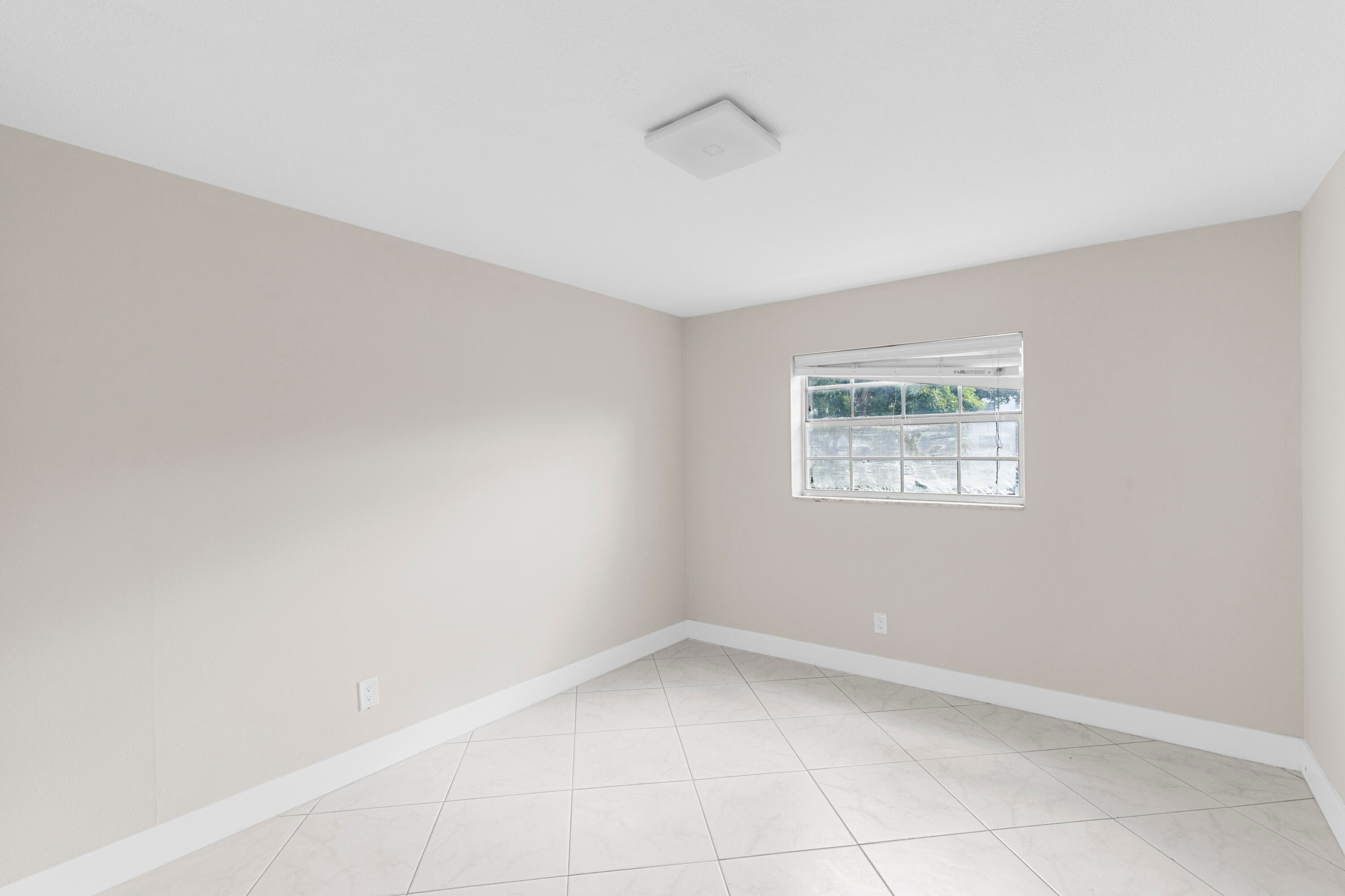 4141 NW 44th Avenue 224, Lauderdale Lakes, FL 33319 — photo 19 of 27