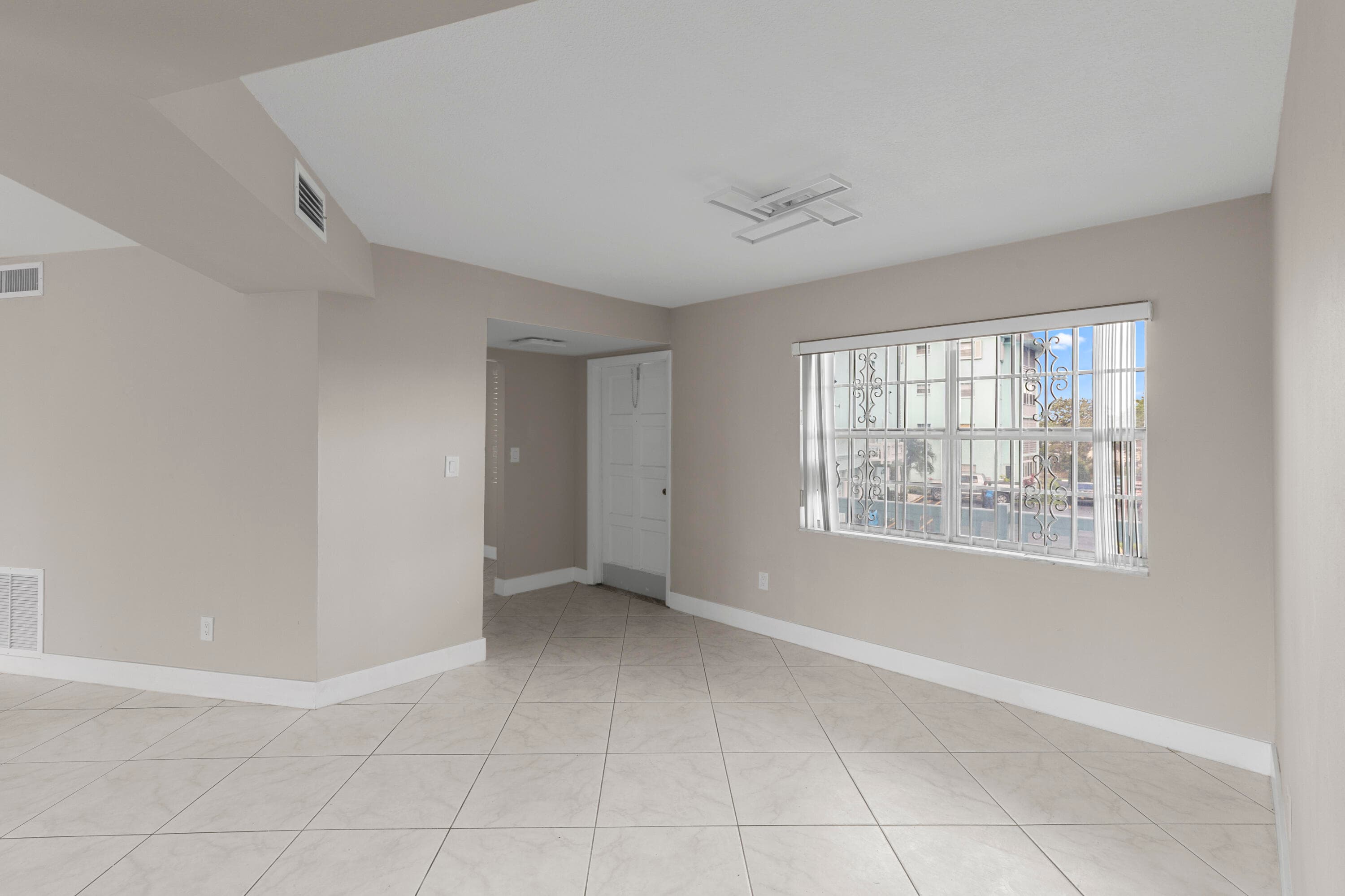 4141 NW 44th Avenue 224, Lauderdale Lakes, FL 33319 — photo 21 of 27