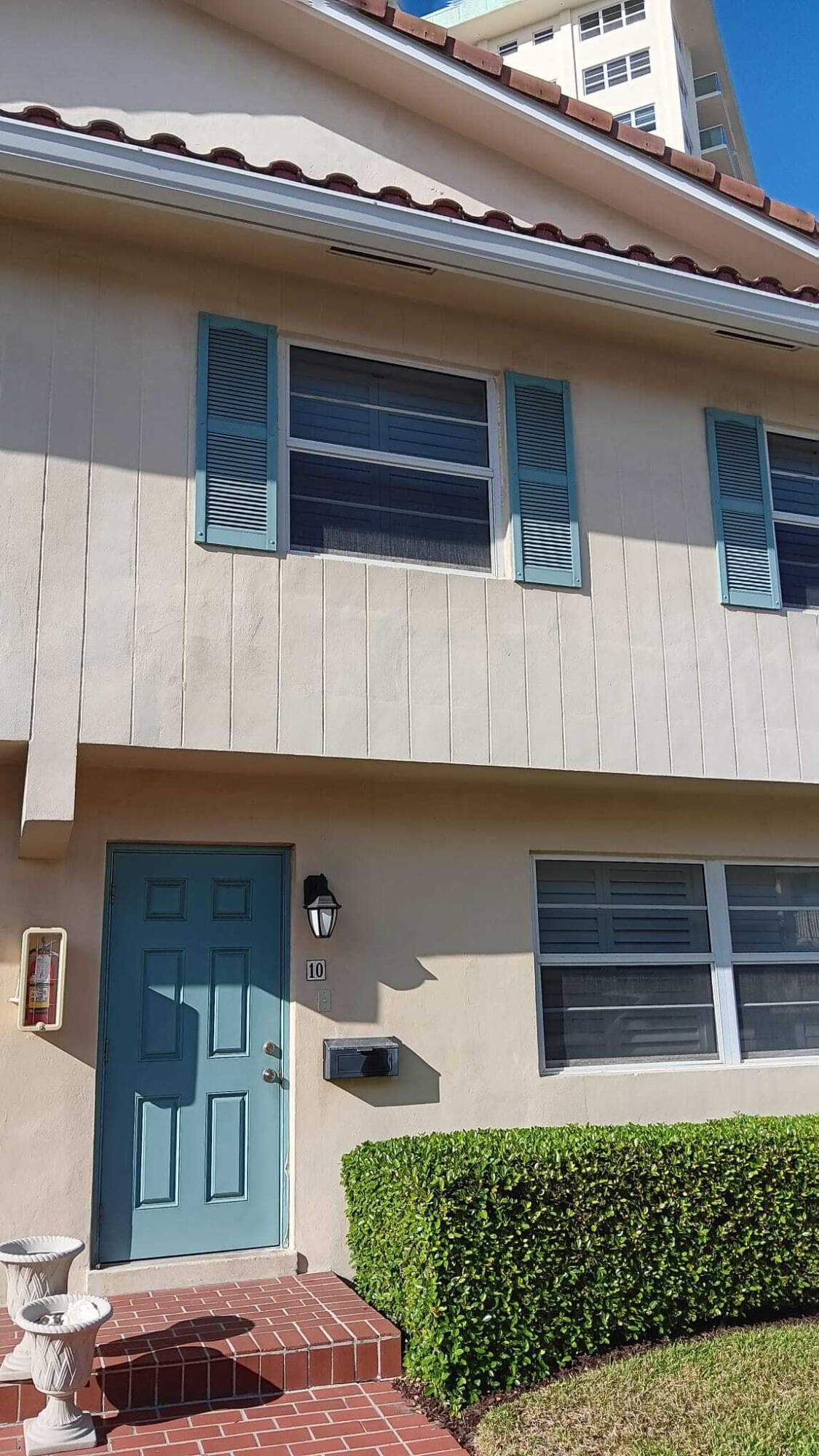 5450 N Ocean Boulevard 10, Lauderdale-By-The-Sea, FL 33308 — photo 1 of 14