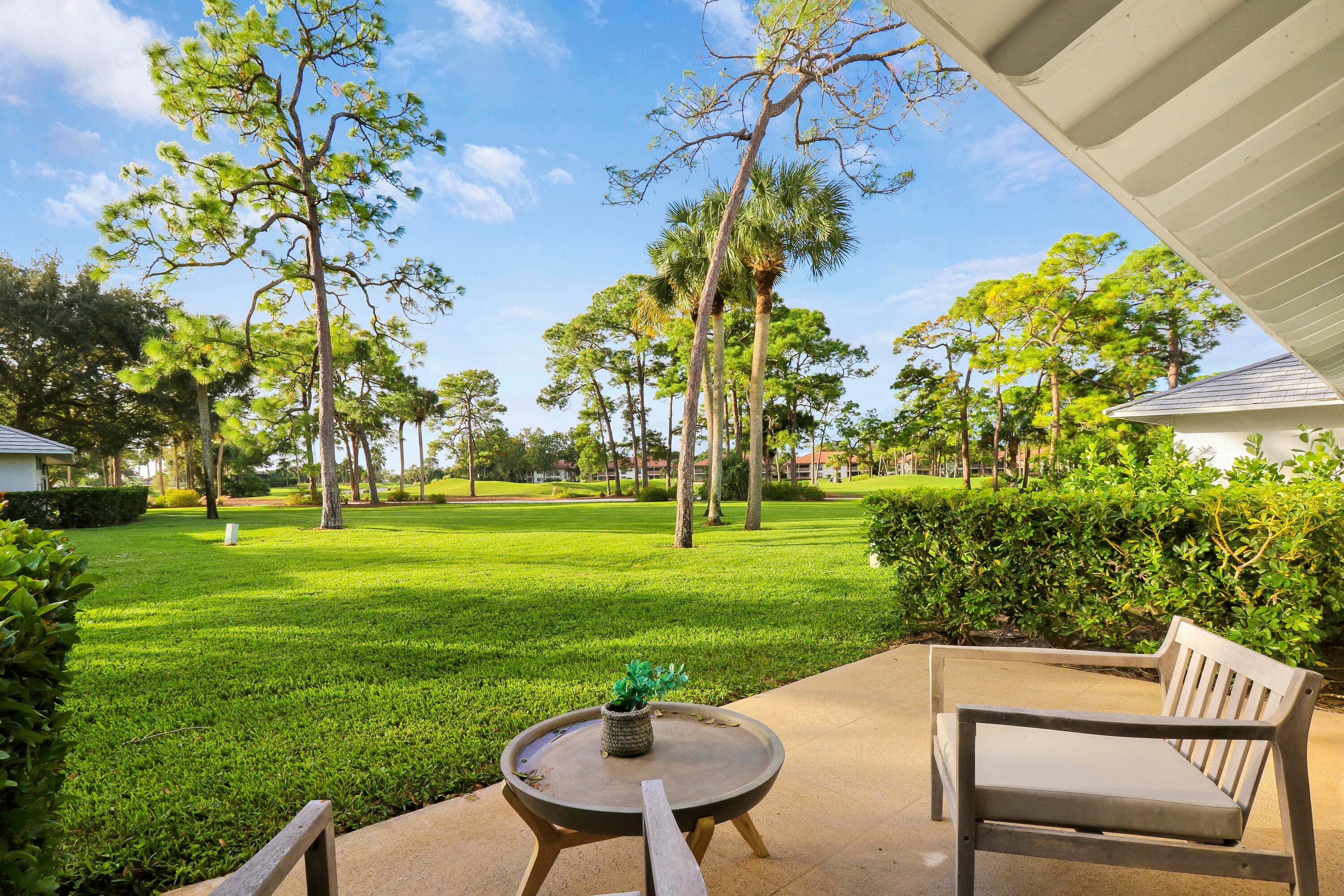 523 Club Drive, Palm Beach Gardens, FL 33418 — photo 7 of 28