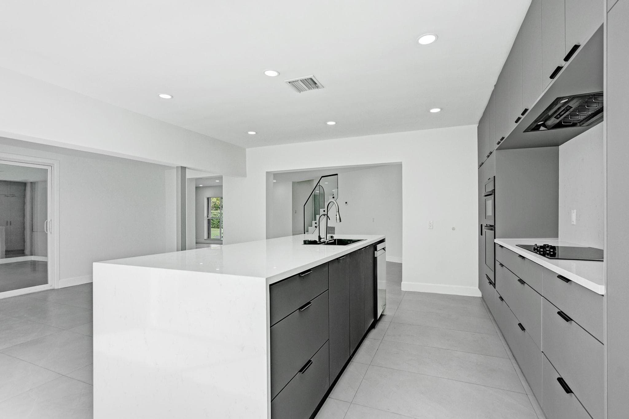 6700 E Tropical Way, Plantation, FL 33317 — photo 9 of 84