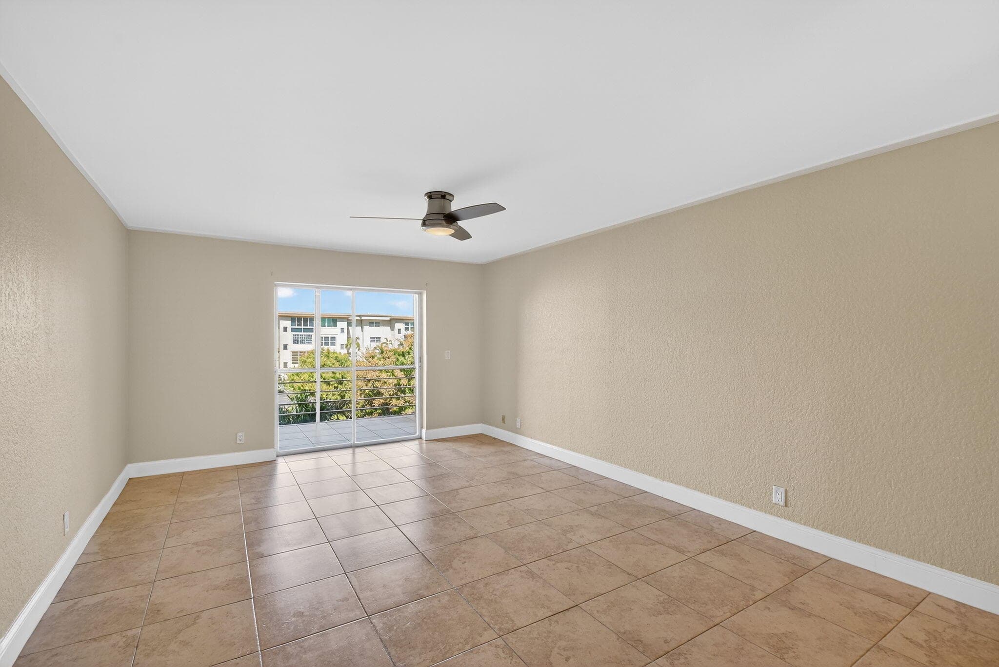 2615 NE 1st Court 312, Boynton Beach, FL 33435 — photo 14 of 56