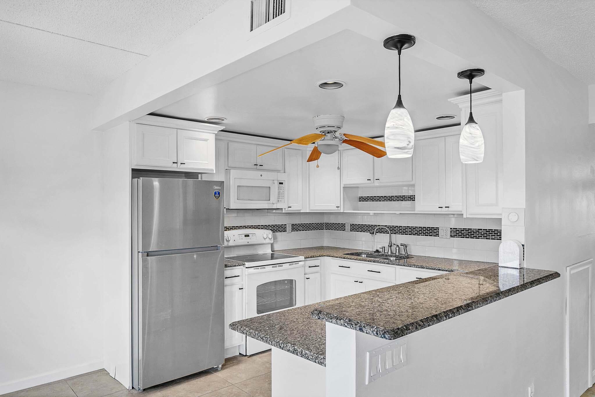 2049 Hythe C, Boca Raton, FL 33434 — photo 8 of 38