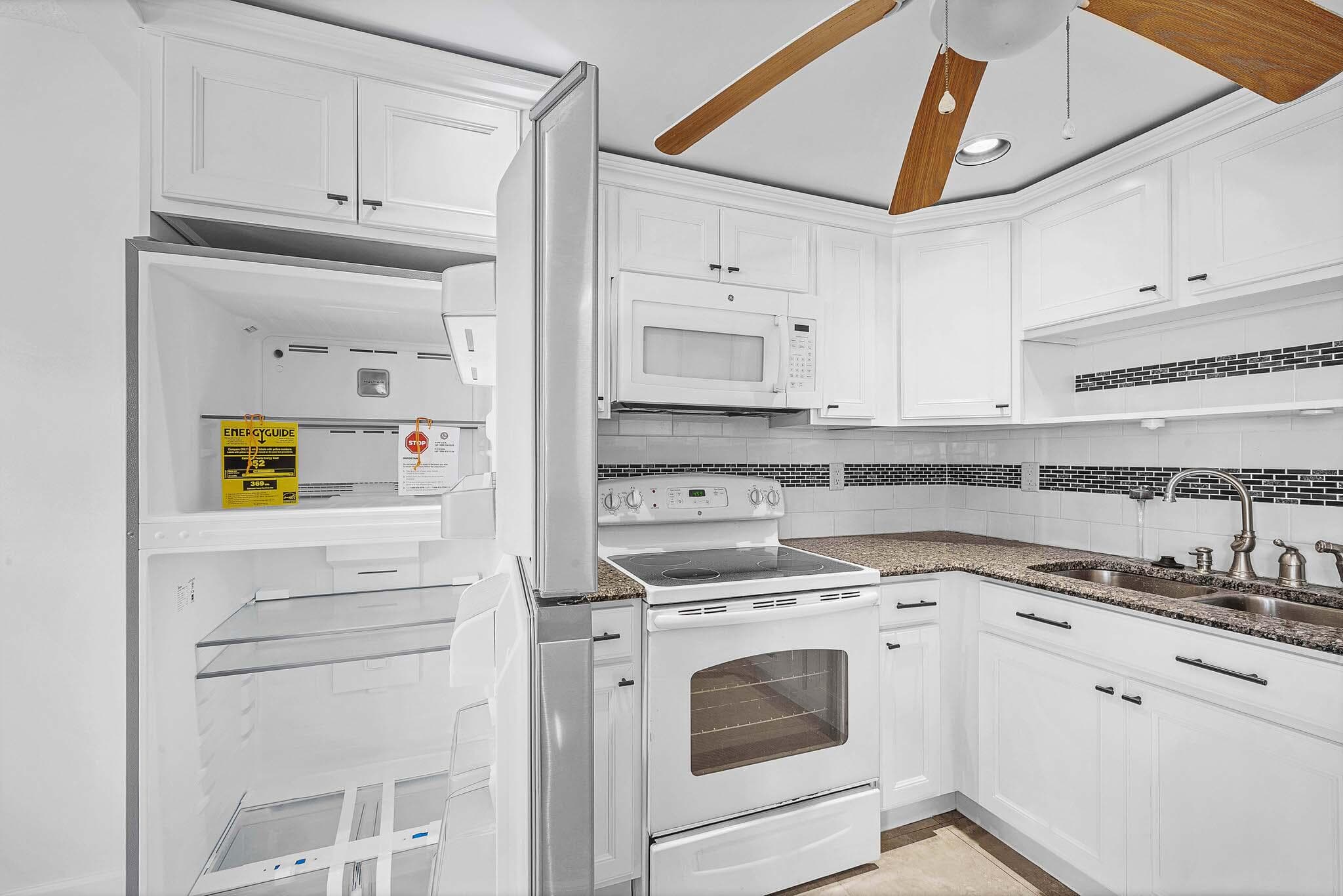 2049 Hythe C, Boca Raton, FL 33434 — photo 9 of 38