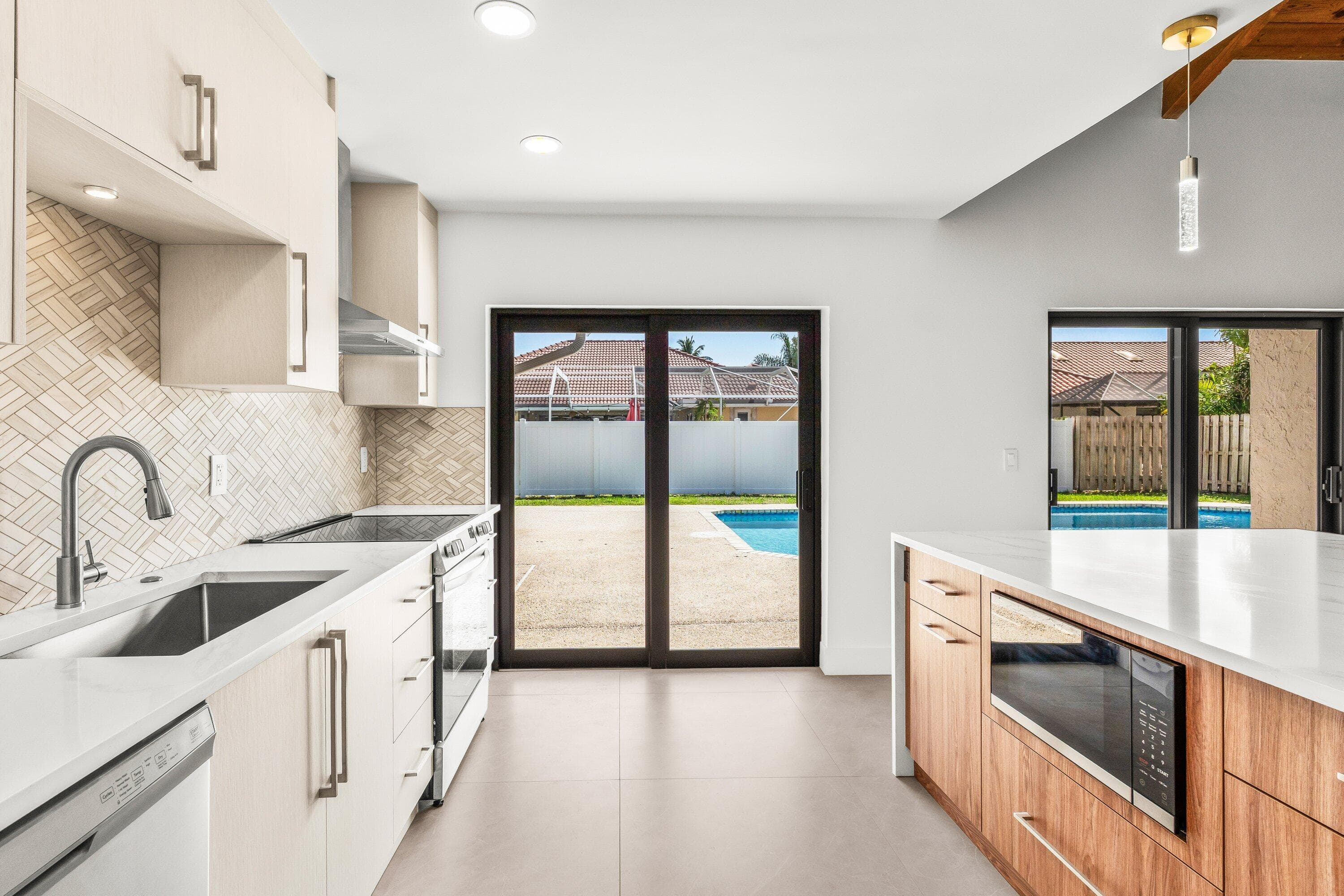 21212 Escondido Way, Boca Raton, FL 33433 — photo 11 of 59