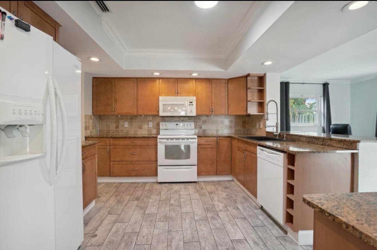 603 SE 7th Avenue, Deerfield Beach, FL 33441 — photo 11 of 38
