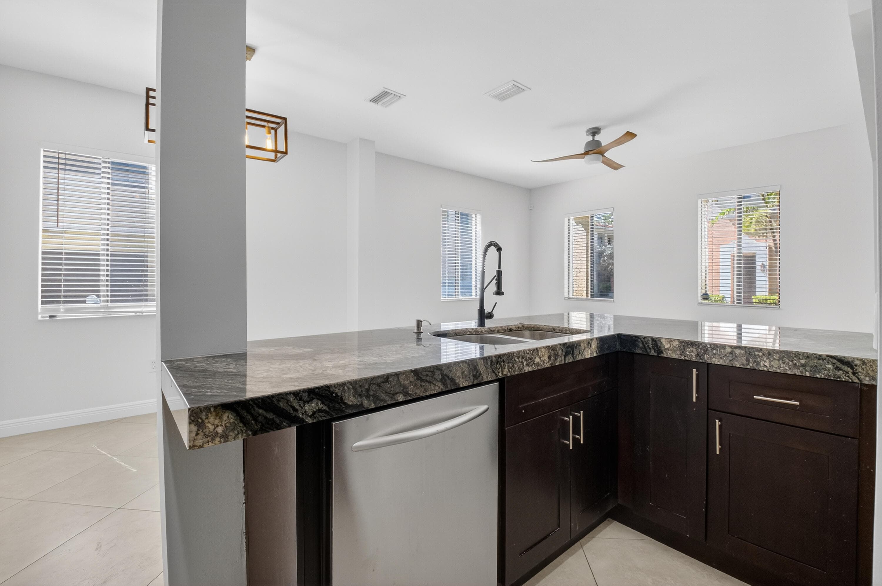 2515 Venetian Court, Boynton Beach, FL 33426 — photo 4 of 32
