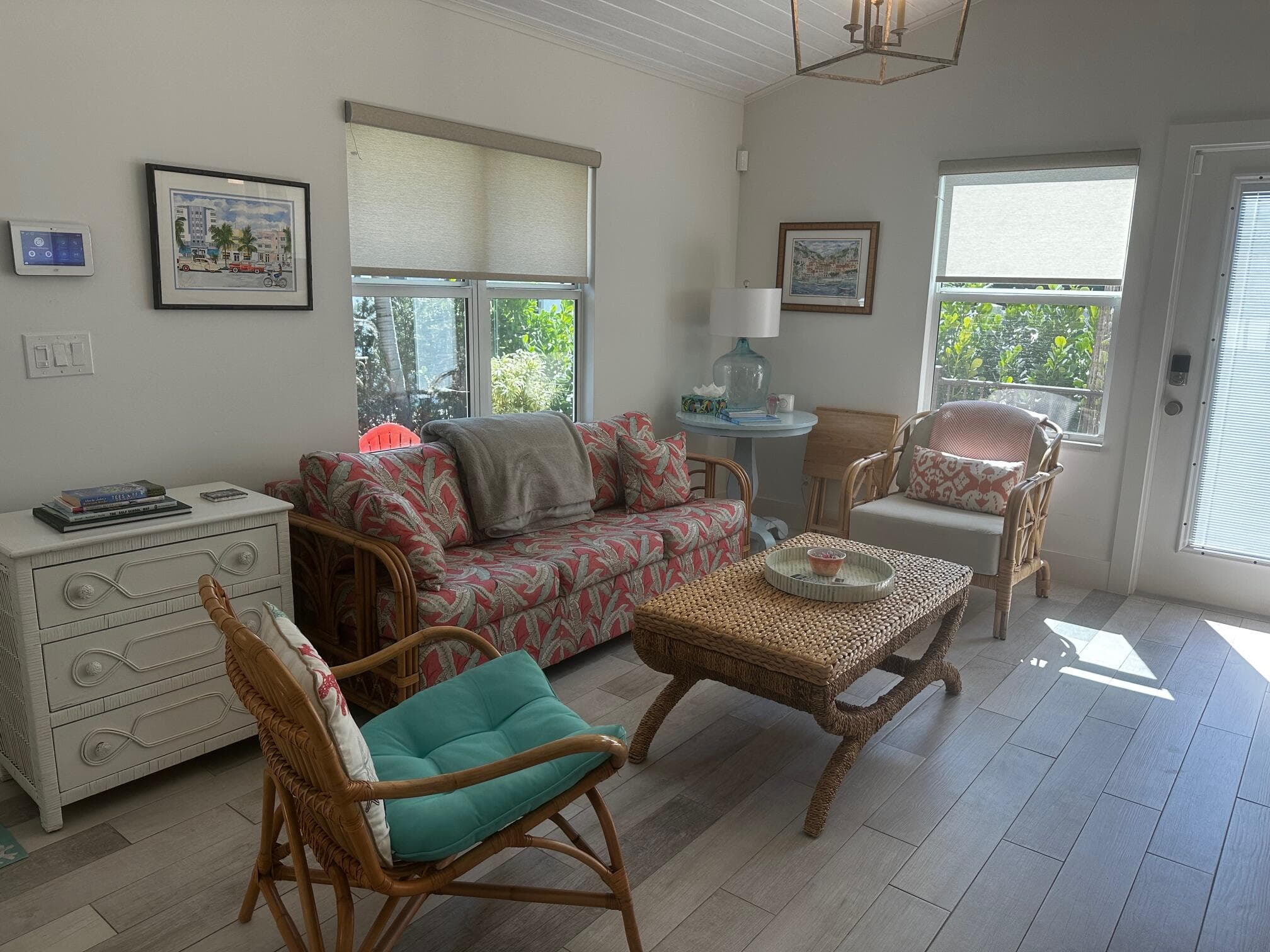 323 NE 7th Avenue B, Delray Beach, FL 33483 — photo 2 of 16
