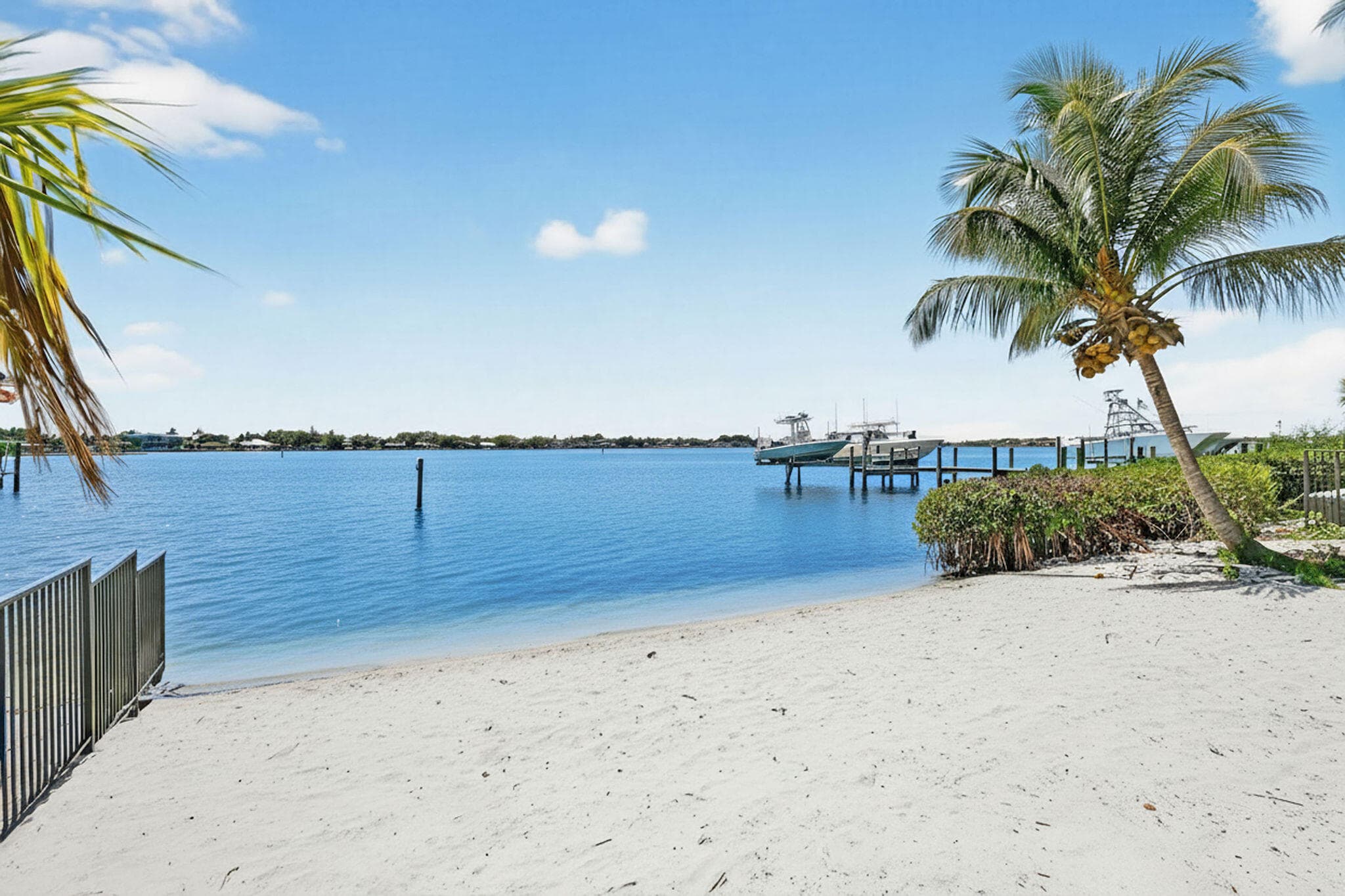 114 W Riverside Drive, Jupiter, FL 33469 — photo 7 of 35