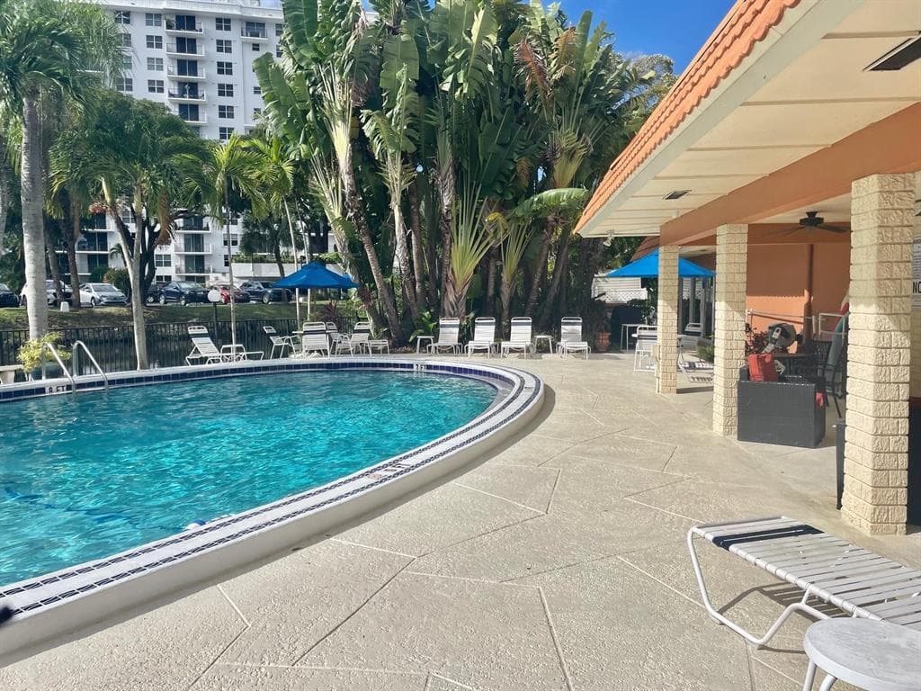 136 NE 19th Court 220f, Wilton Manors, FL 33305 — photo 16 of 19