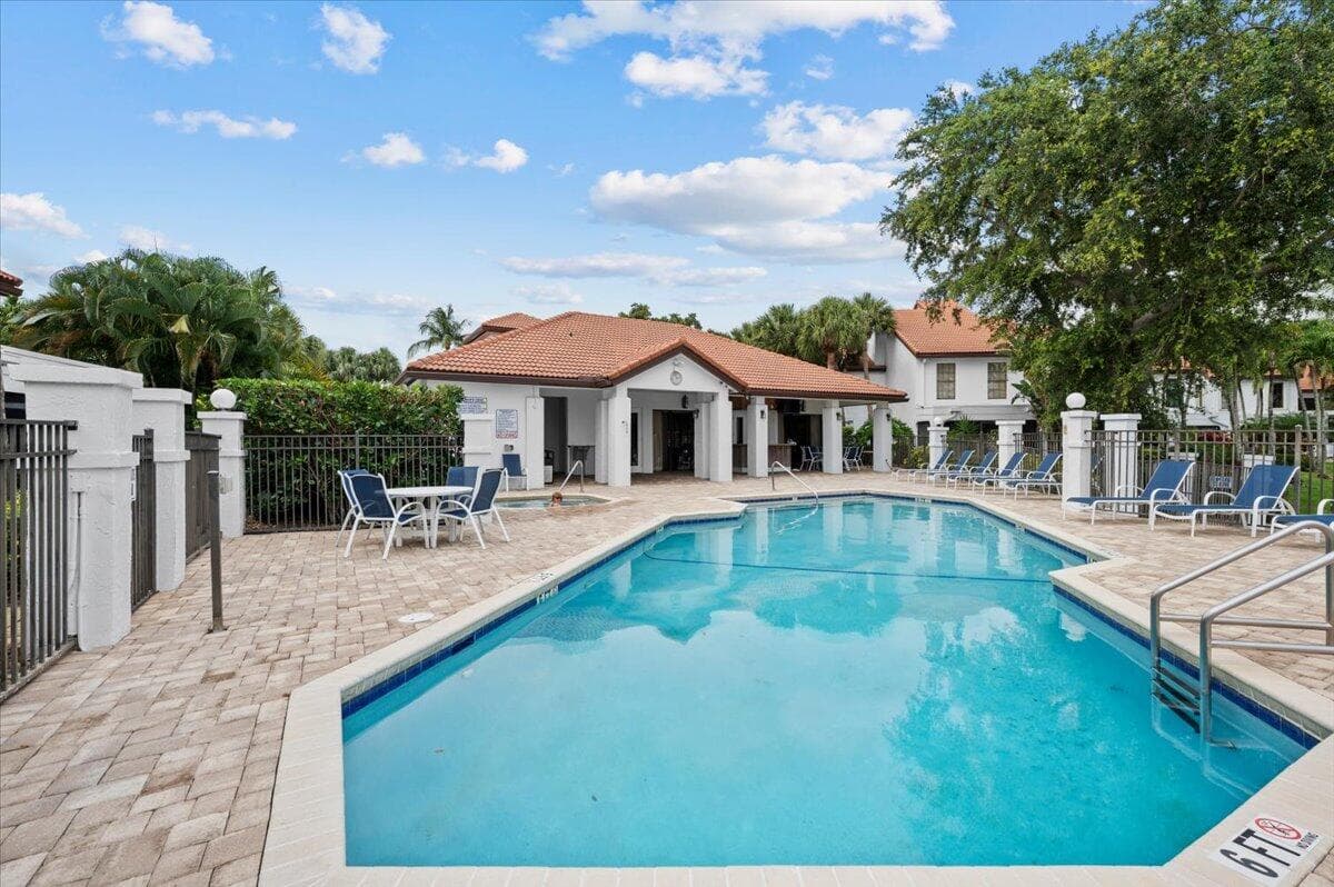 2359 Treasure Isle Drive 31, Palm Beach Gardens, FL 33410 — photo 39 of 44