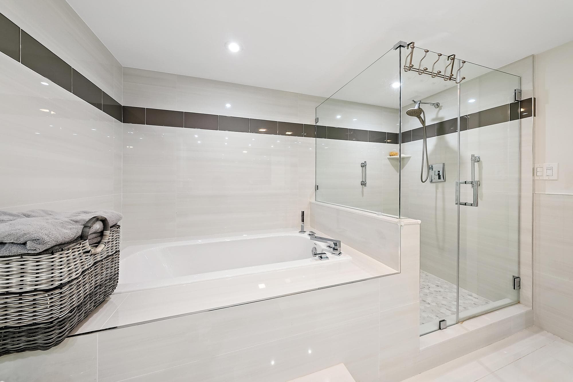 5070 N Ocean Drive 5b, Riviera Beach, FL 33404 — photo 13 of 37