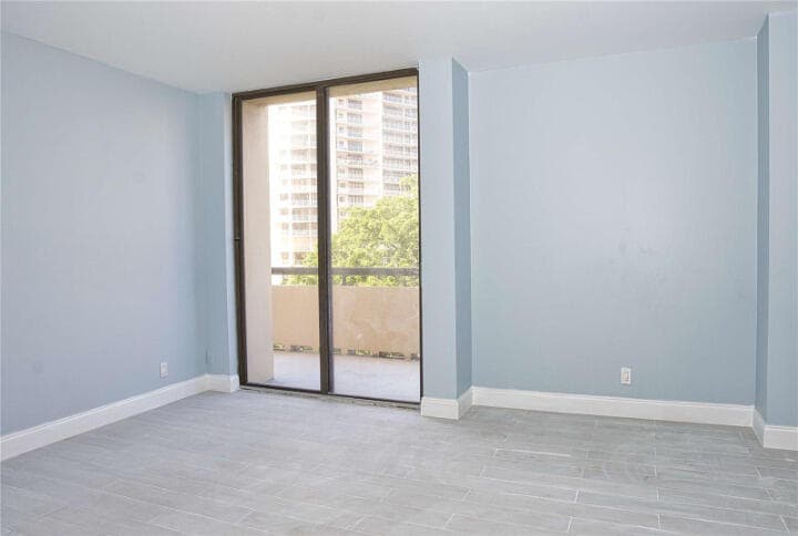 19355 Turnberry Way 3d, Miami, FL 33180 — photo 28 of 46