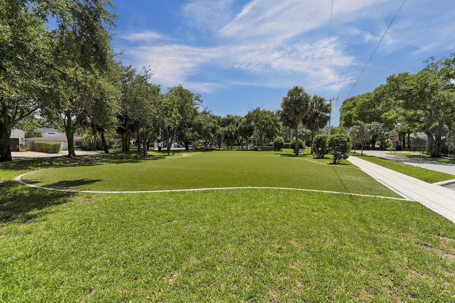 805 SE 10th Street, Fort Lauderdale, FL 33316 — photo 10 of 33