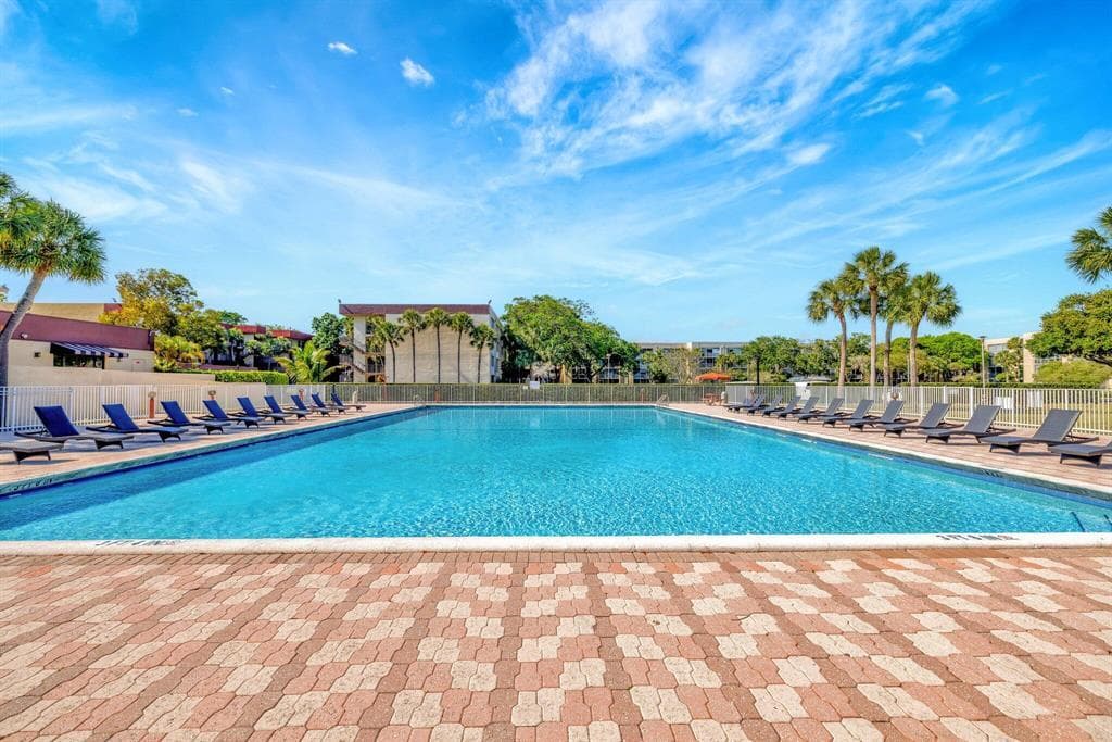 3301 NW 47th Terrace Unit 403, Lauderdale Lakes, FL 33319 — photo 31 of 39