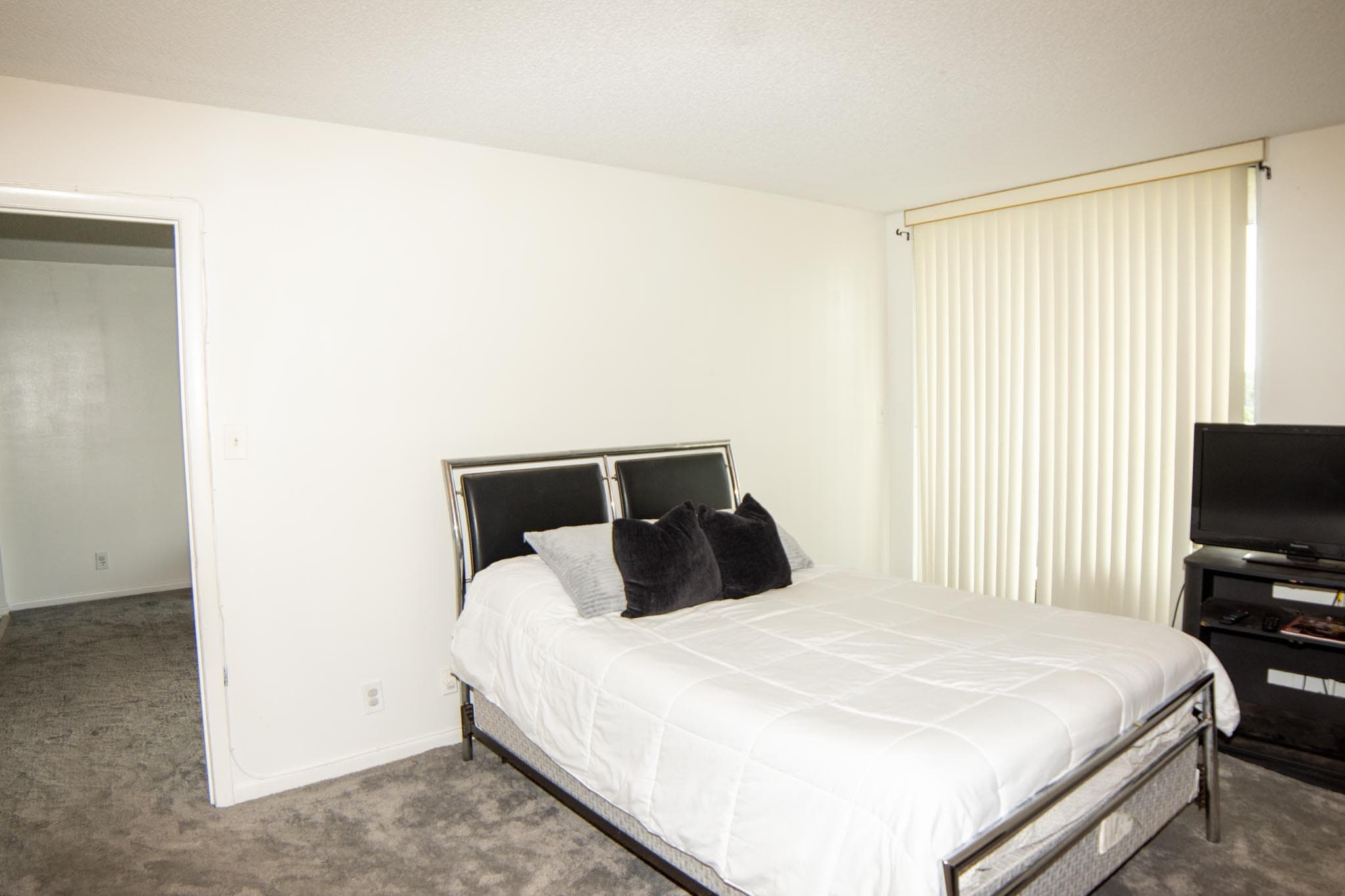 3301 NW 47th Terrace Unit 403, Lauderdale Lakes, FL 33319 — photo 7 of 39