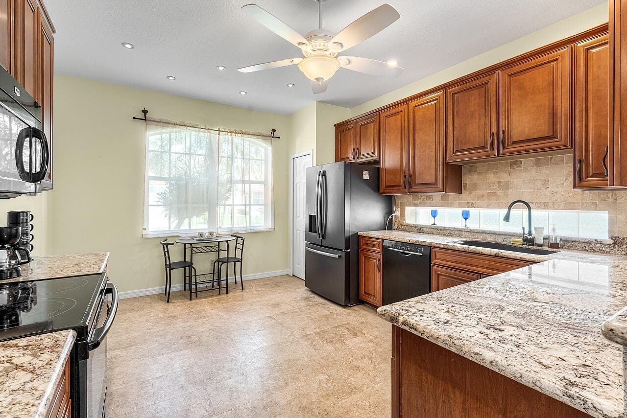 851 NW Sorrento Lane, Port St. Lucie, FL 34986 — photo 12 of 45