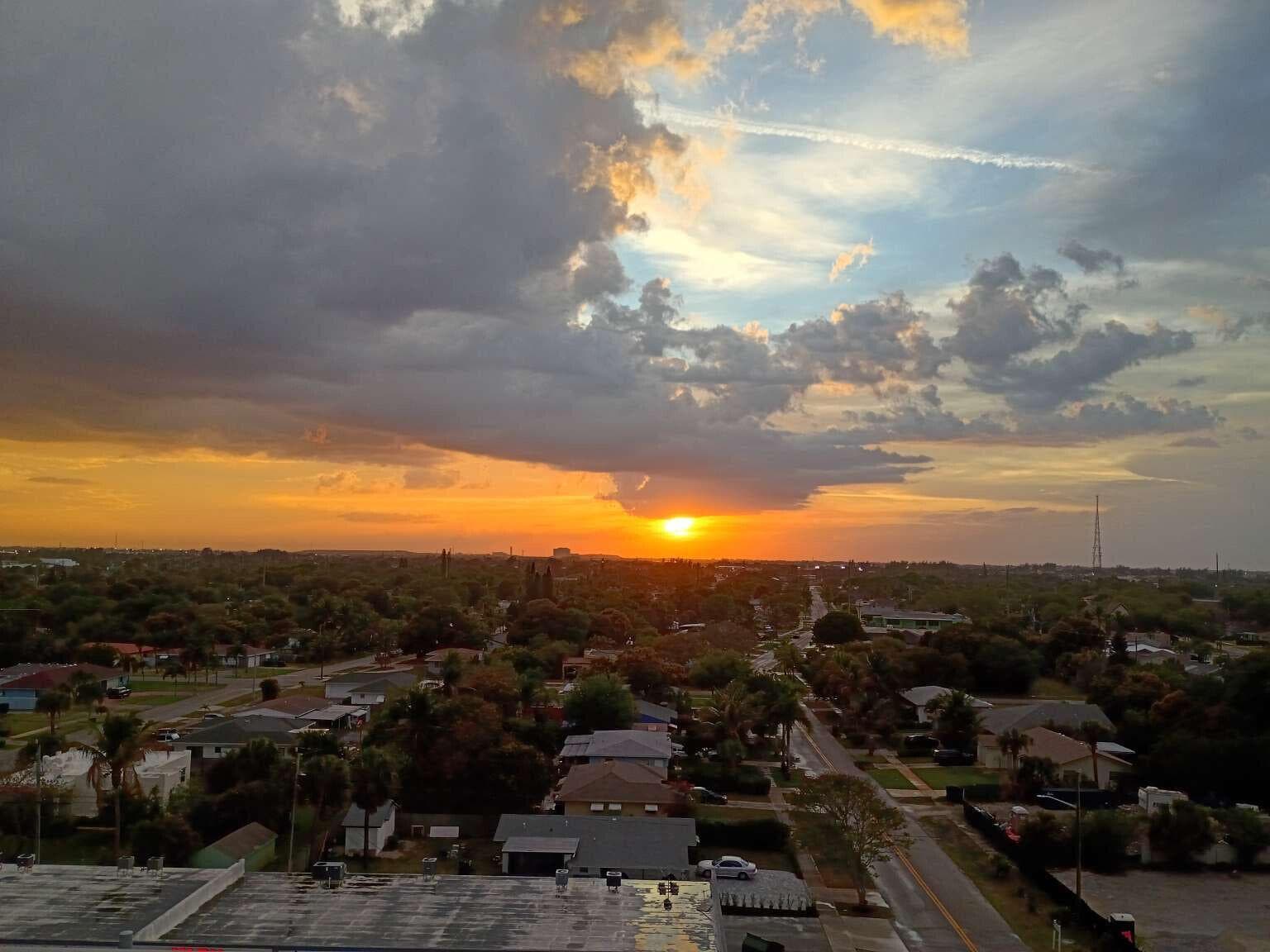 220 Lake Shore Drive 823, FL 33403 — photo 10 of 24