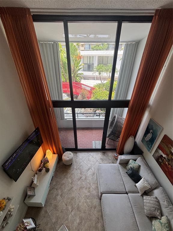 3589 S Ocean Boulevard 10, South Palm Beach, FL 33480 — photo 12 of 30