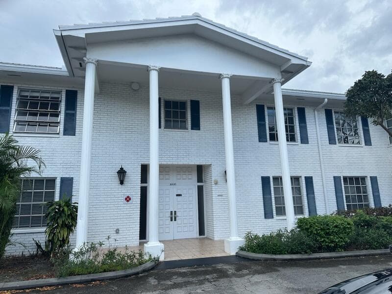 2220 NE 68th Street 1023, Fort Lauderdale, FL 33308 — photo 1 of 35
