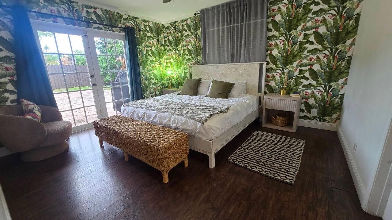 Single Family Residence in Fort Lauderdale — photo 2 of 15