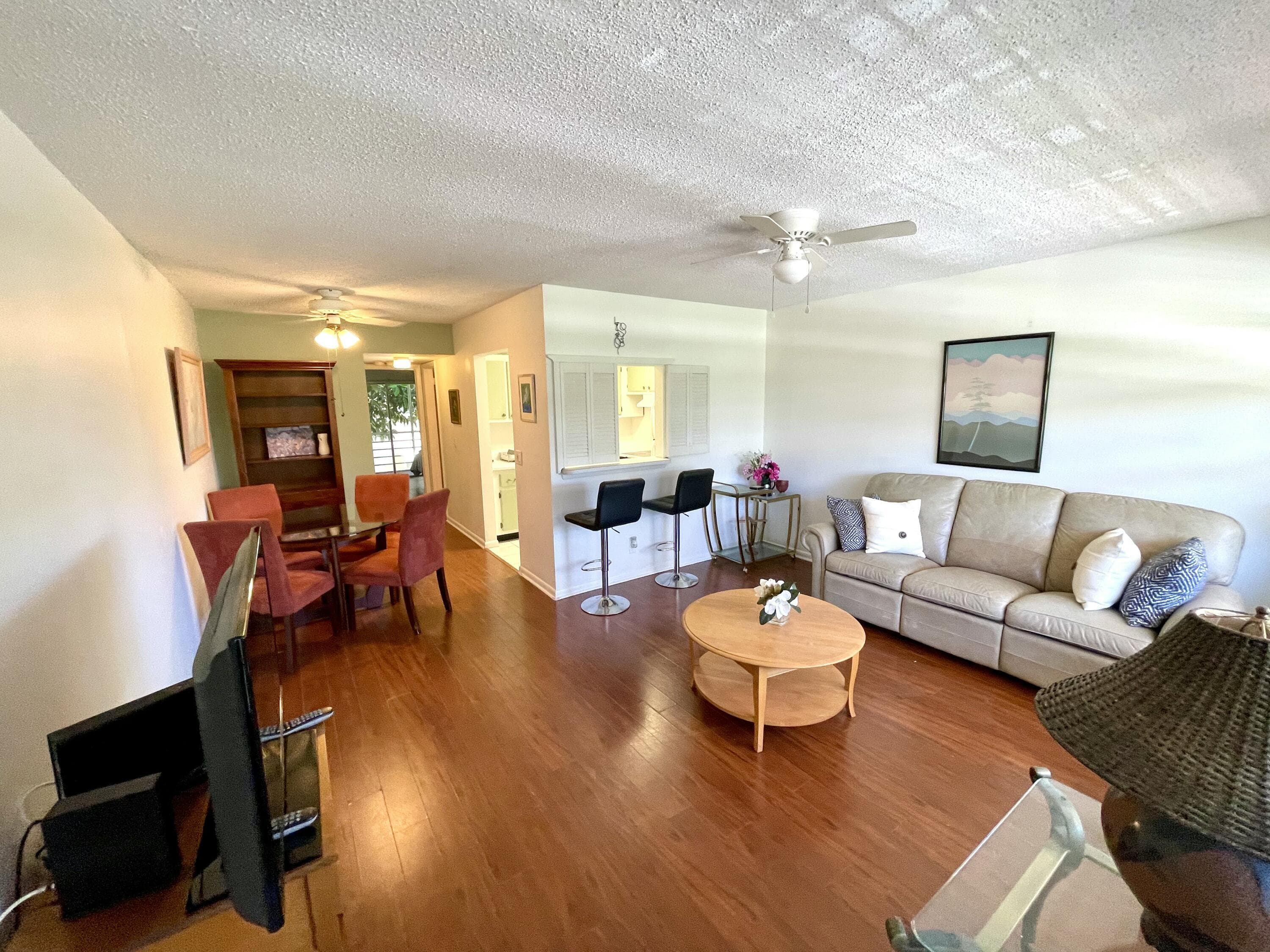 201 Canterbury I, West Palm Beach, FL 33417 — photo 2 of 9