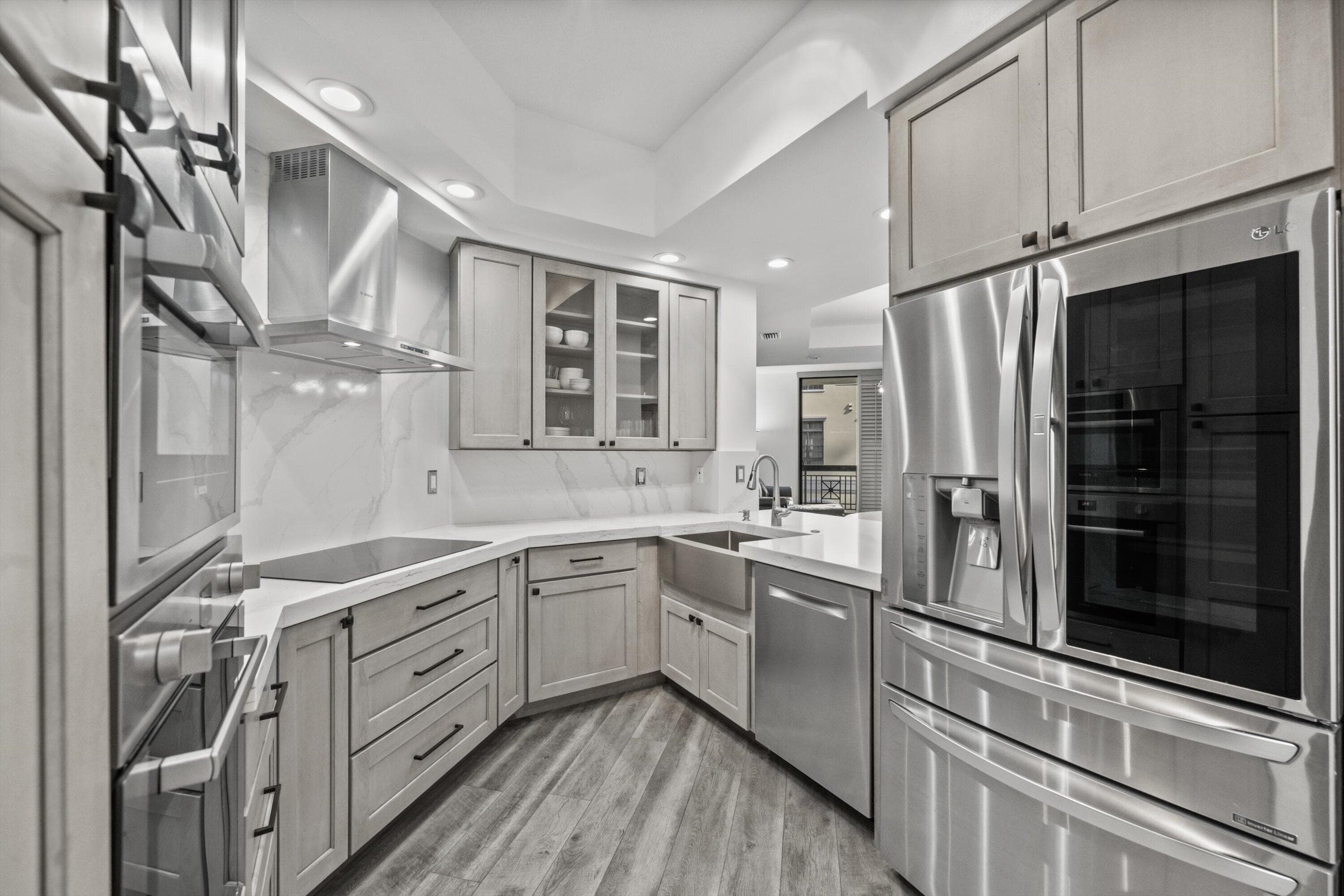 801 S Olive Avenue 615, West Palm Beach, FL 33401 — photo 6 of 32
