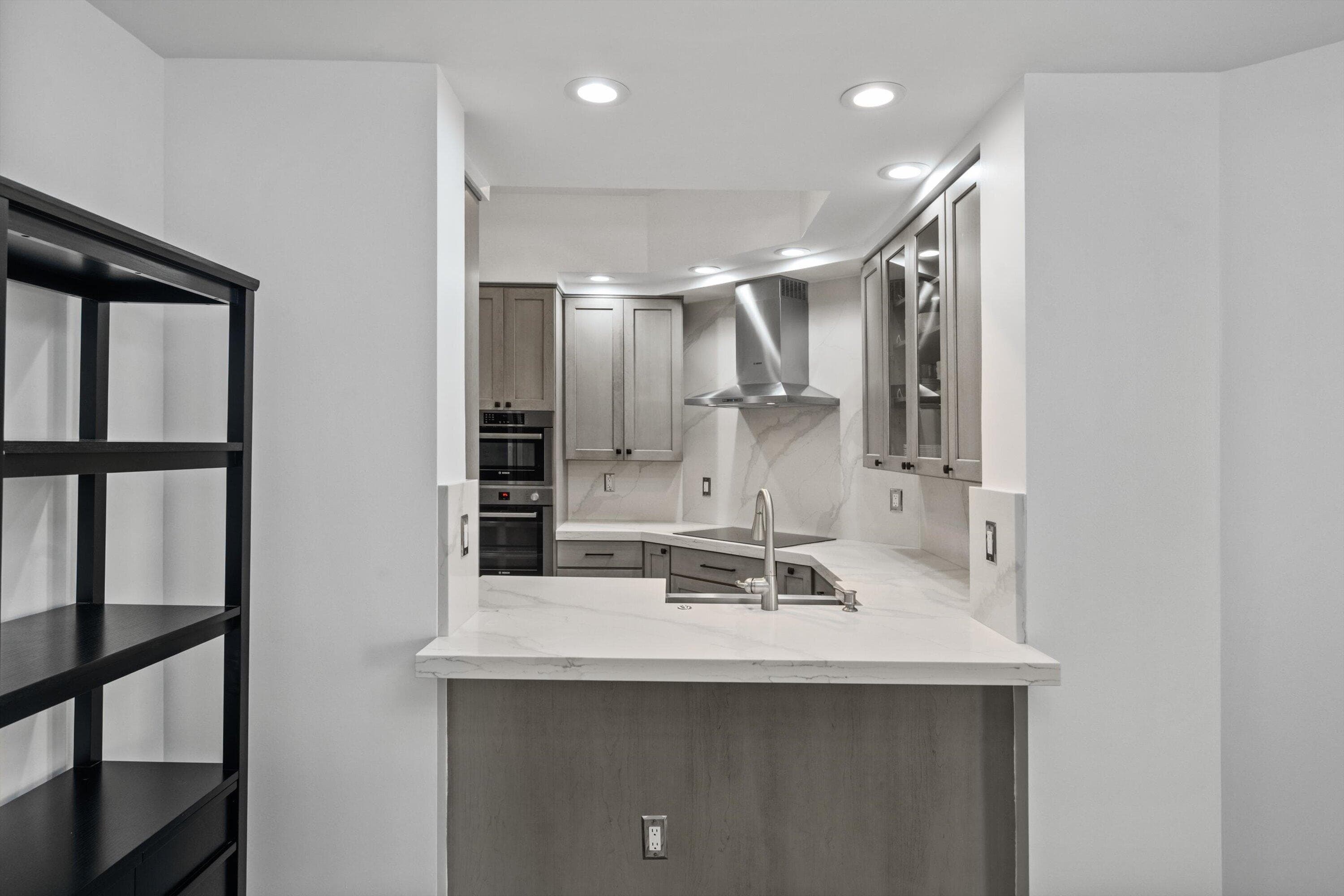 801 S Olive Avenue 615, West Palm Beach, FL 33401 — photo 10 of 32