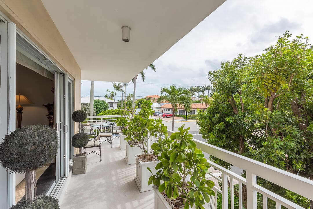 250 Bradley Place 202, Palm Beach, FL 33480 — photo 15 of 40