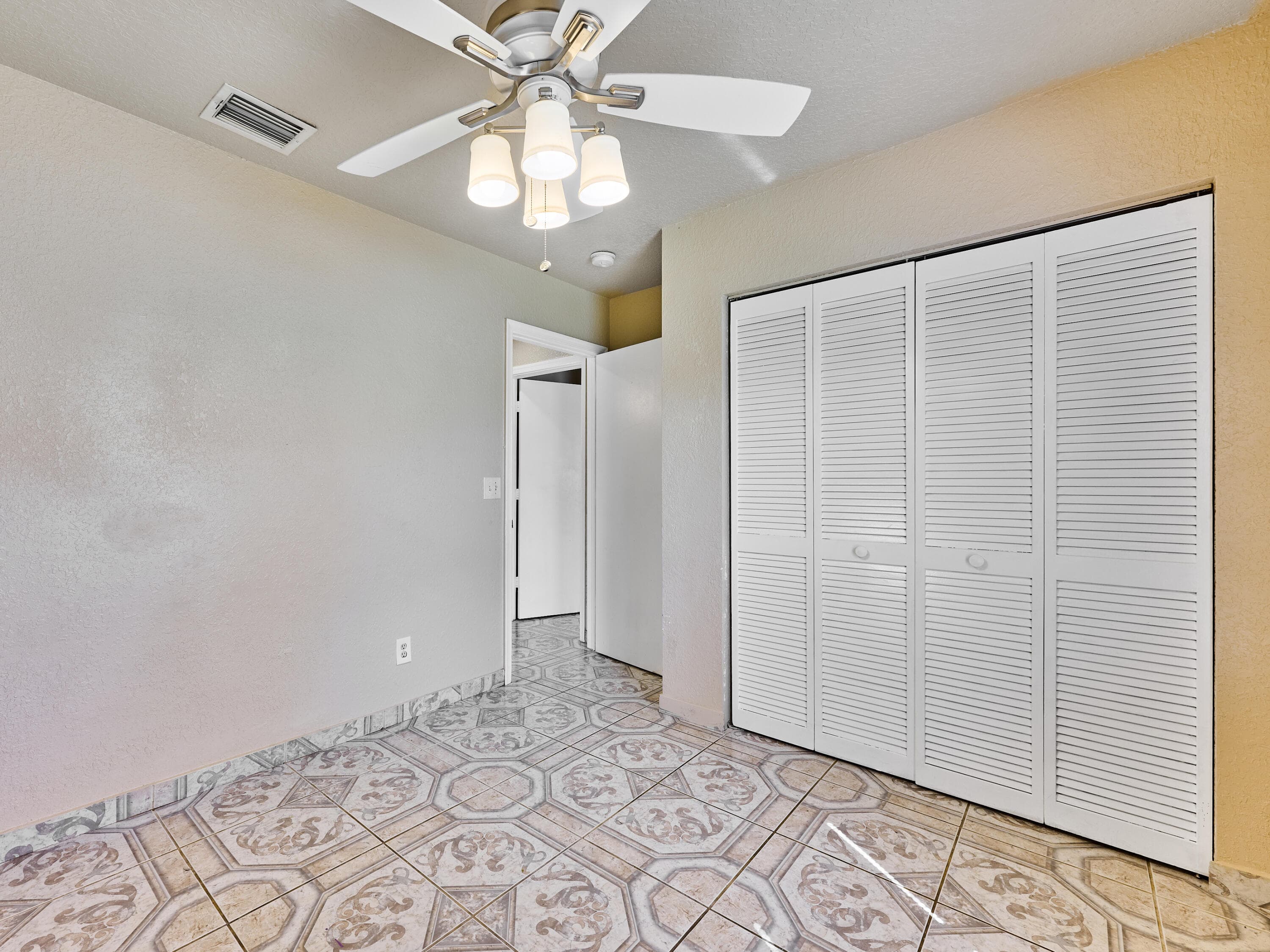 556 E Ridge Cir Circle N, Boynton Beach, FL 33435 — photo 35 of 39