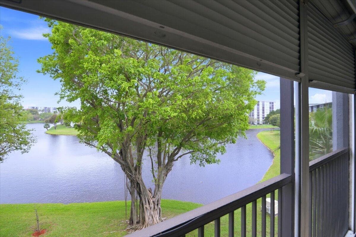 2220 N Cypress Bend Drive 410, Pompano Beach, FL 33069 — photo 24 of 27