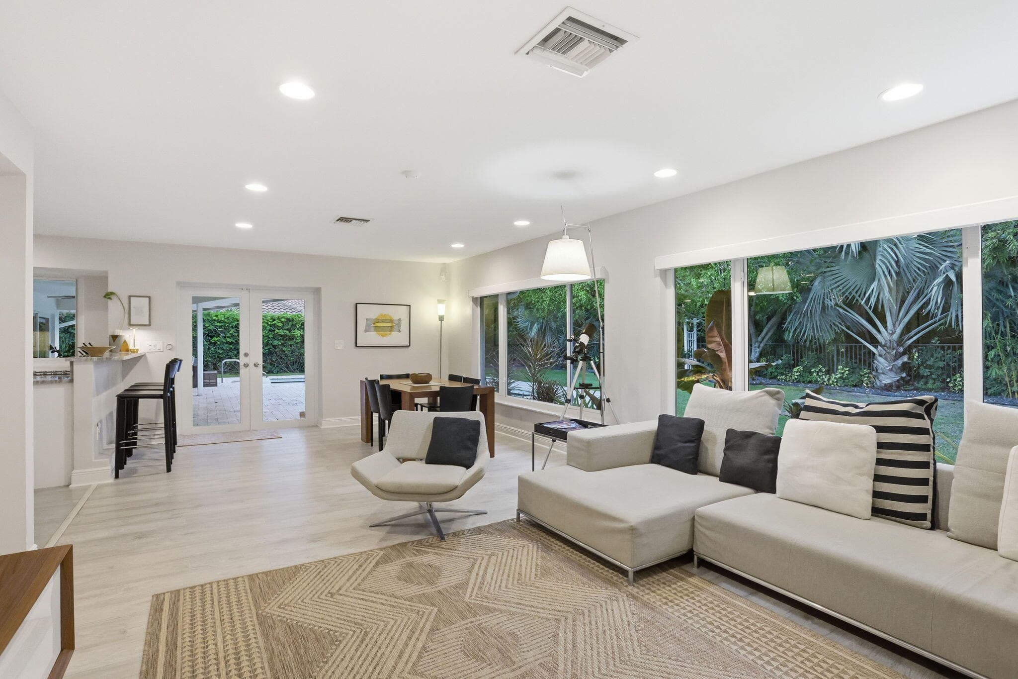 2001 Embassy Drive, West Palm Beach, FL 33401 — photo 15 of 64