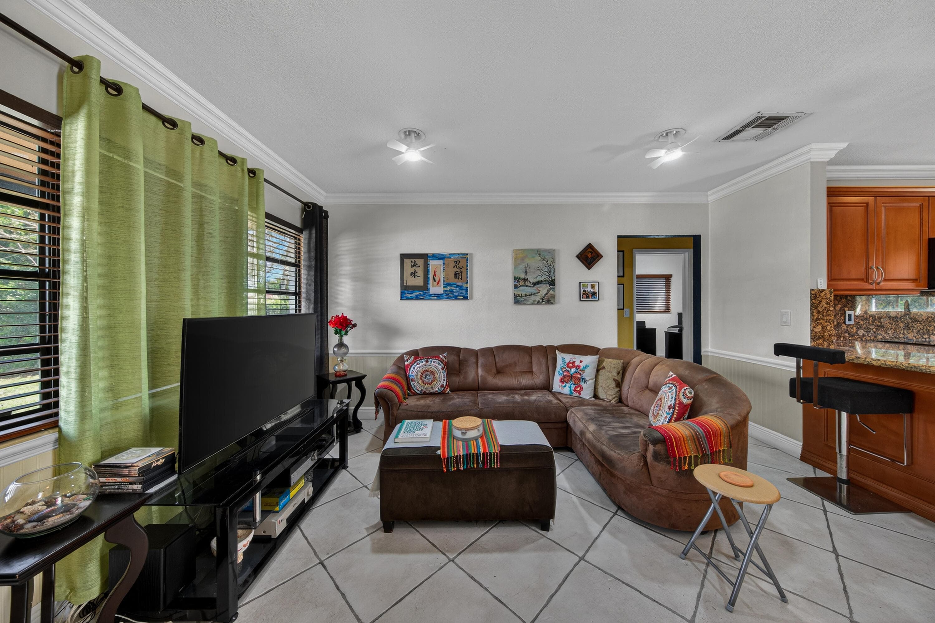 270 NE 42nd Street, Oakland Park, FL 33334 — photo 3 of 31