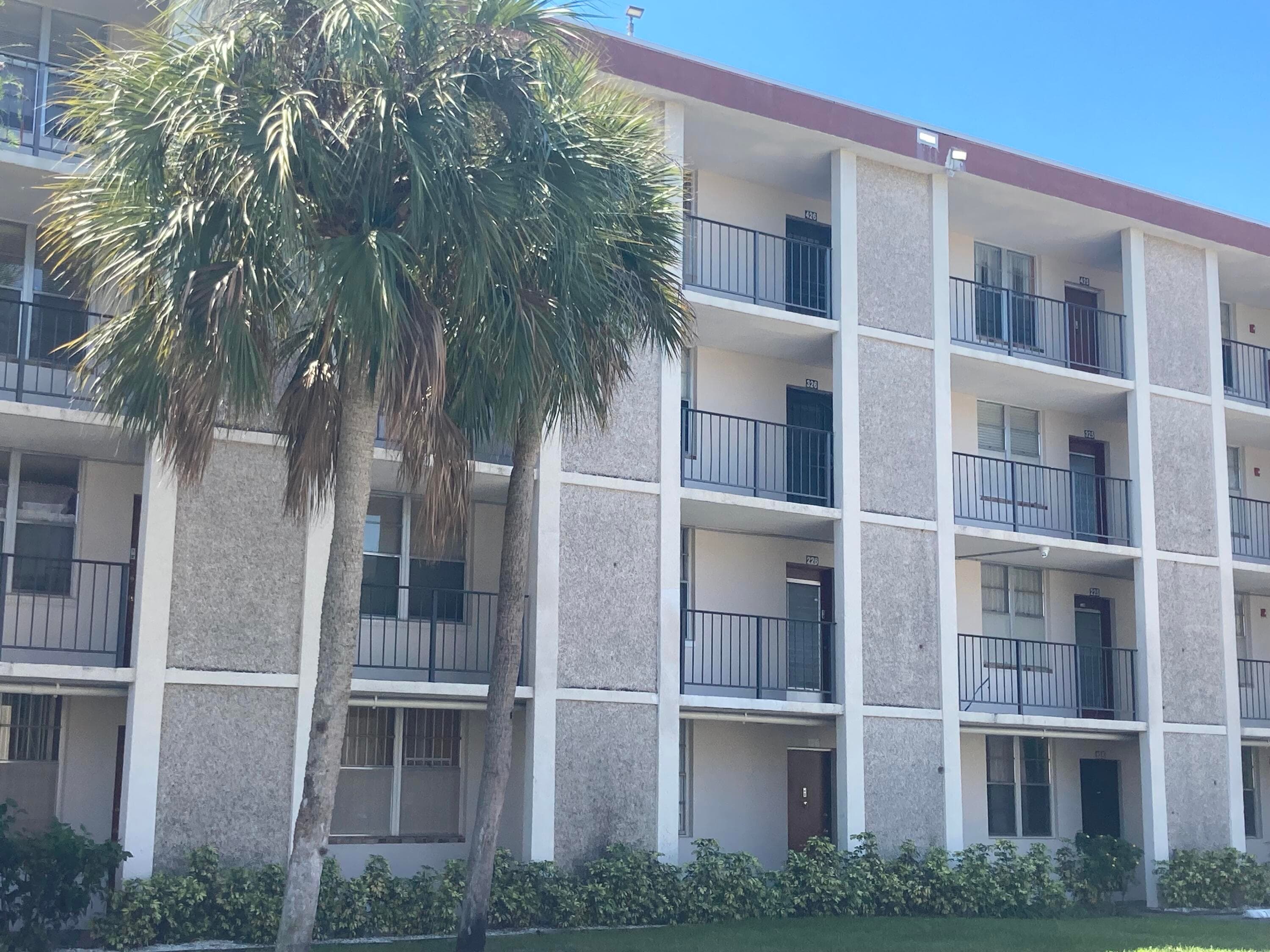 2650 NW 49th Avenue 327, Lauderdale Lakes, FL 33313 — photo 22 of 29