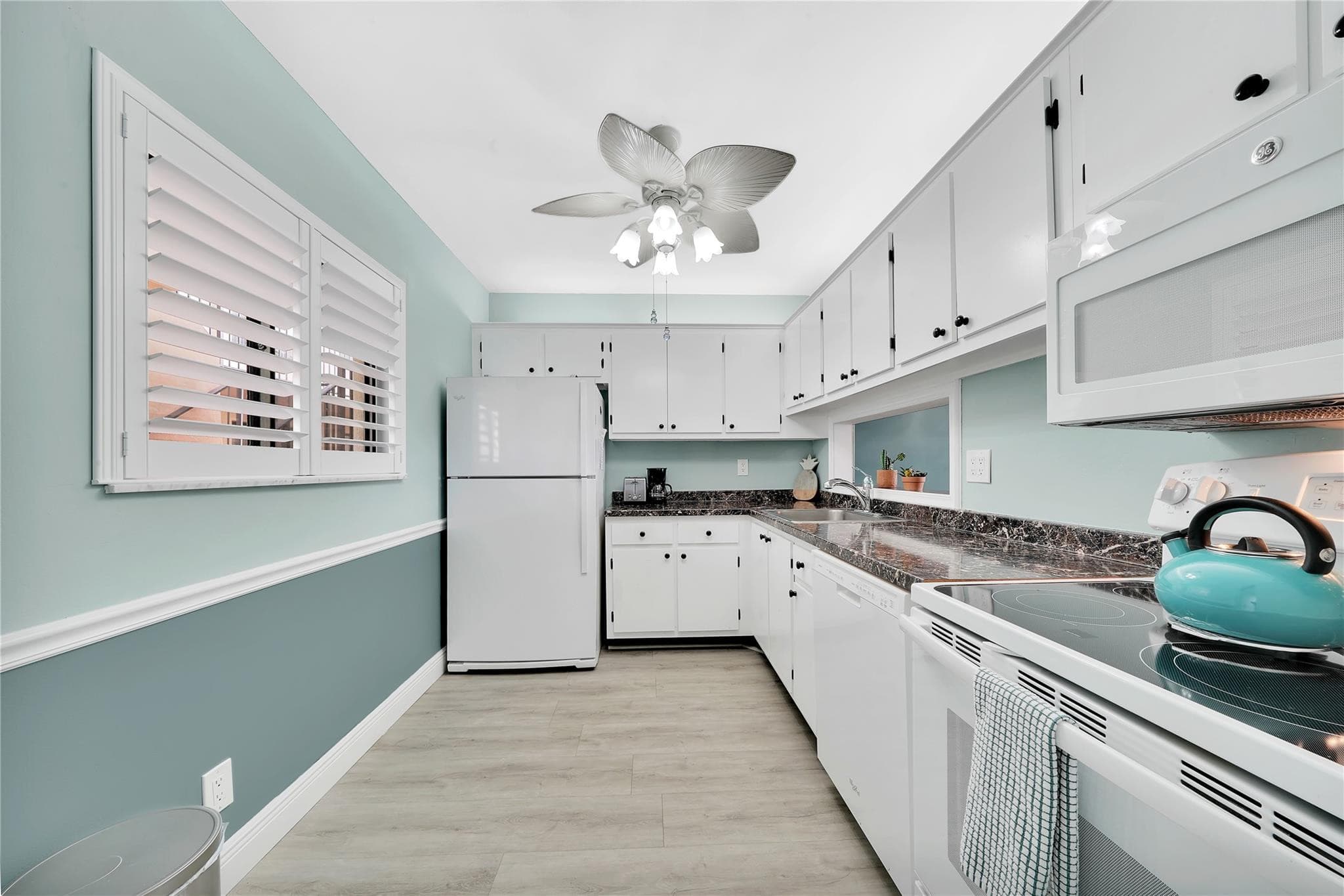 5250 Las Verdes Circle 212, Delray Beach, FL 33484 — photo 5 of 34