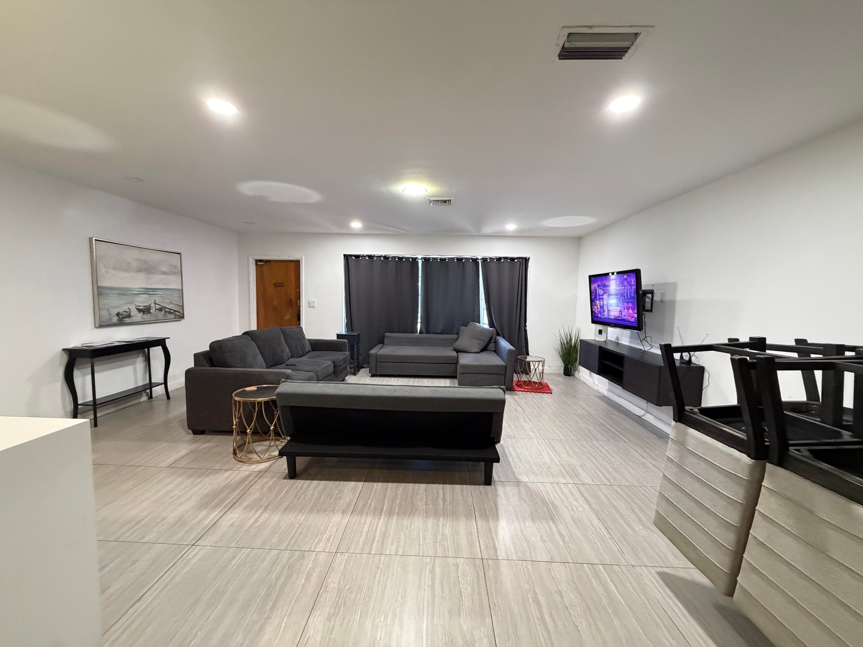 17390 NE 22nd Avenue, North Miami Beach, FL 33160 — photo 3 of 5