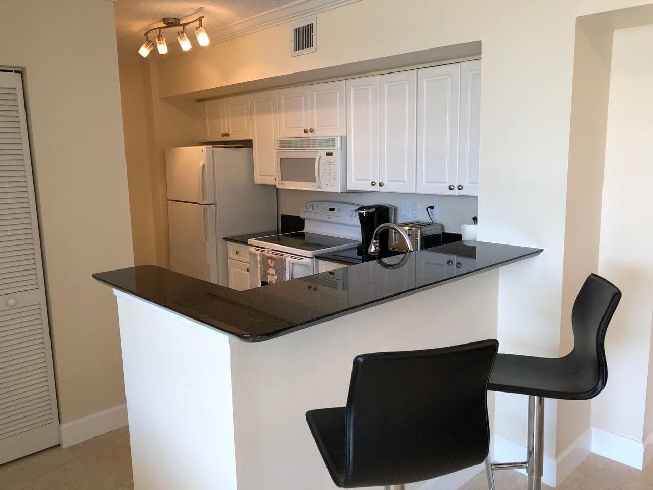 651 Okeechobee Boulevard 401, West Palm Beach, FL 33401 — photo 12 of 41