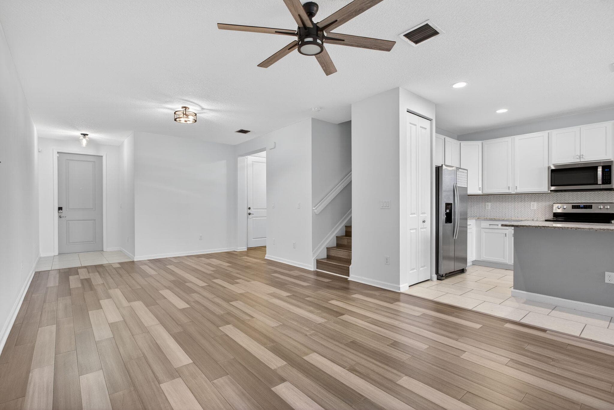 325 NW 33rd Lane, Pompano Beach, FL 33069 — photo 8 of 61