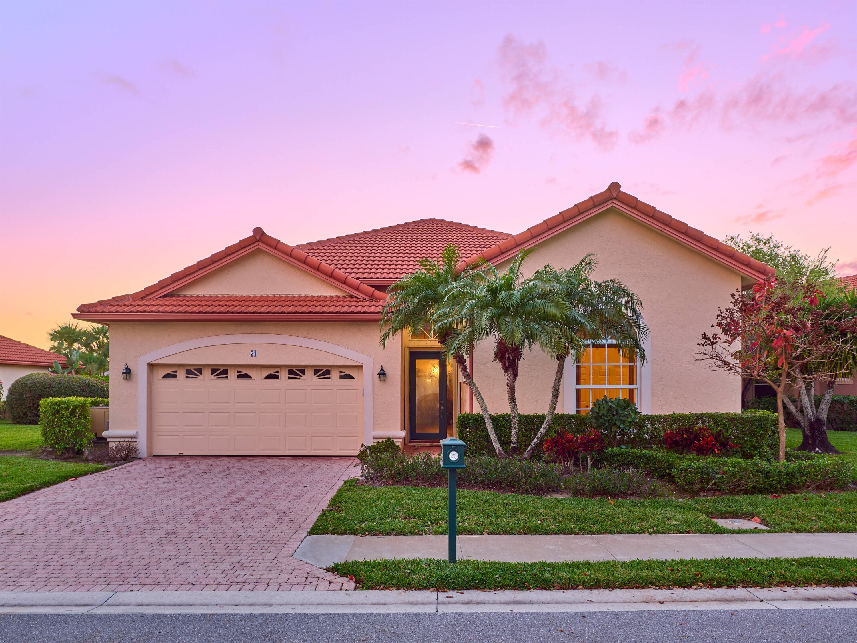 51 Monterey Pointe Drive, Palm Beach Gardens, FL 33418 — photo 2 of 30